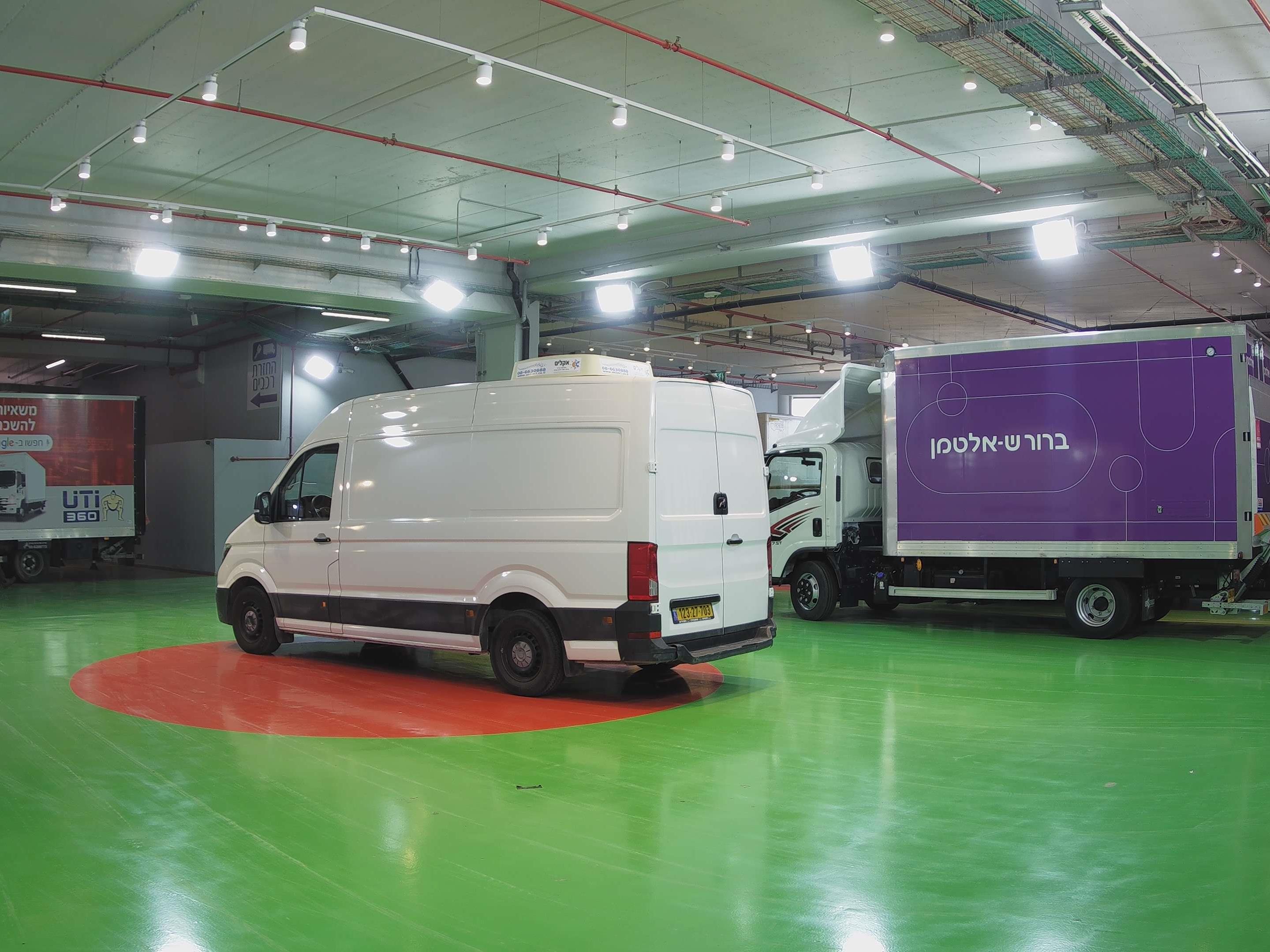 טון  ארגז סגור| איסוזו אתר מכירות משאיות יד שניה