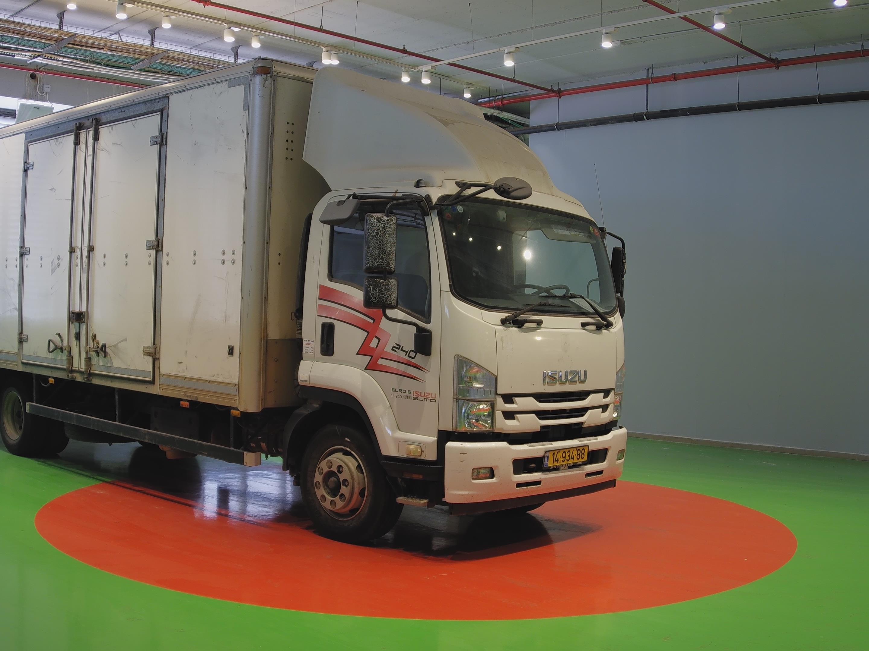 טון 13.5 ארגז סגור| איסוזו אתר מכירות משאיות יד שניה