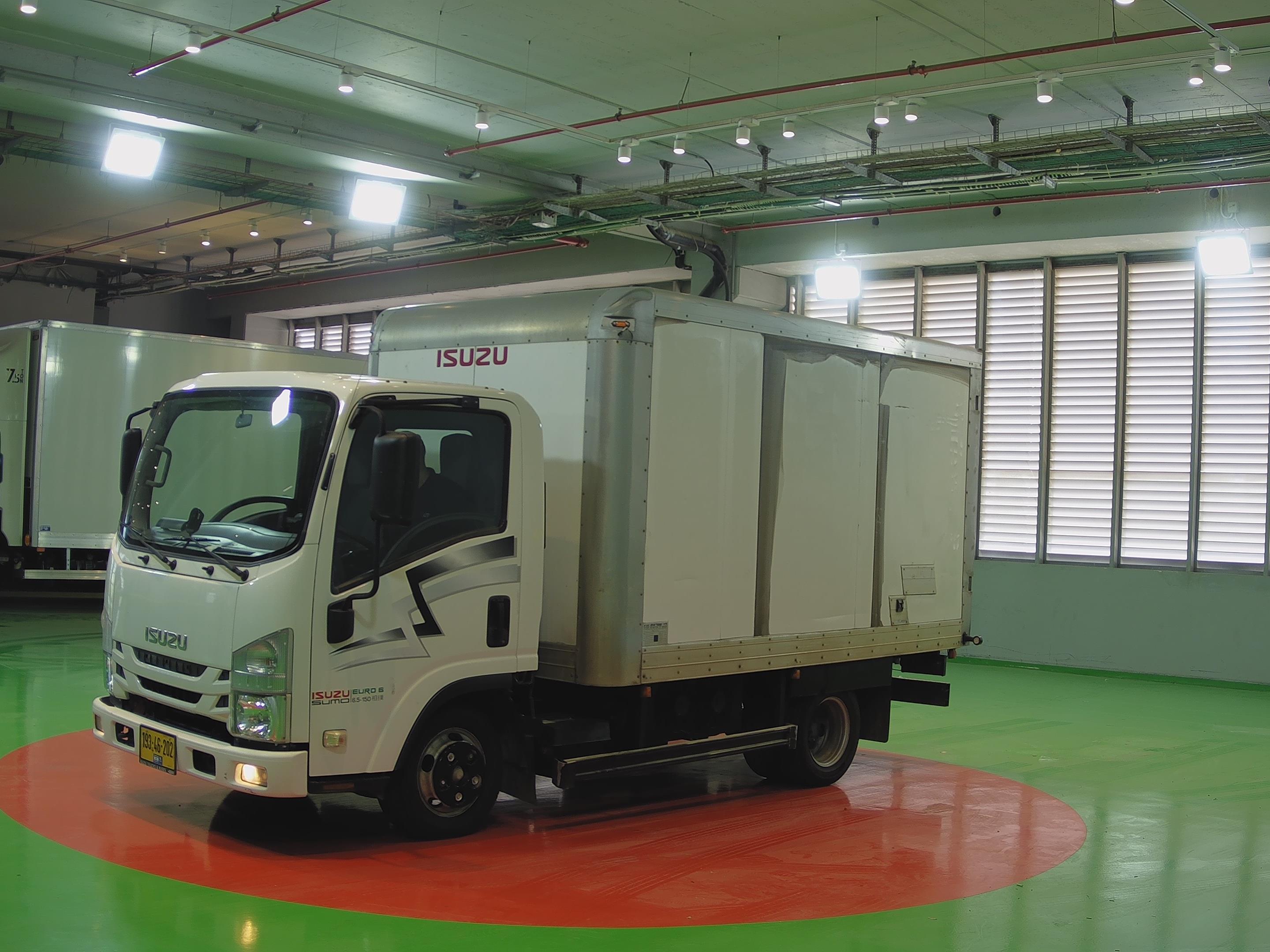 טון 3.5 קרור על מנוע| איסוזו אתר מכירות משאיות יד שניה