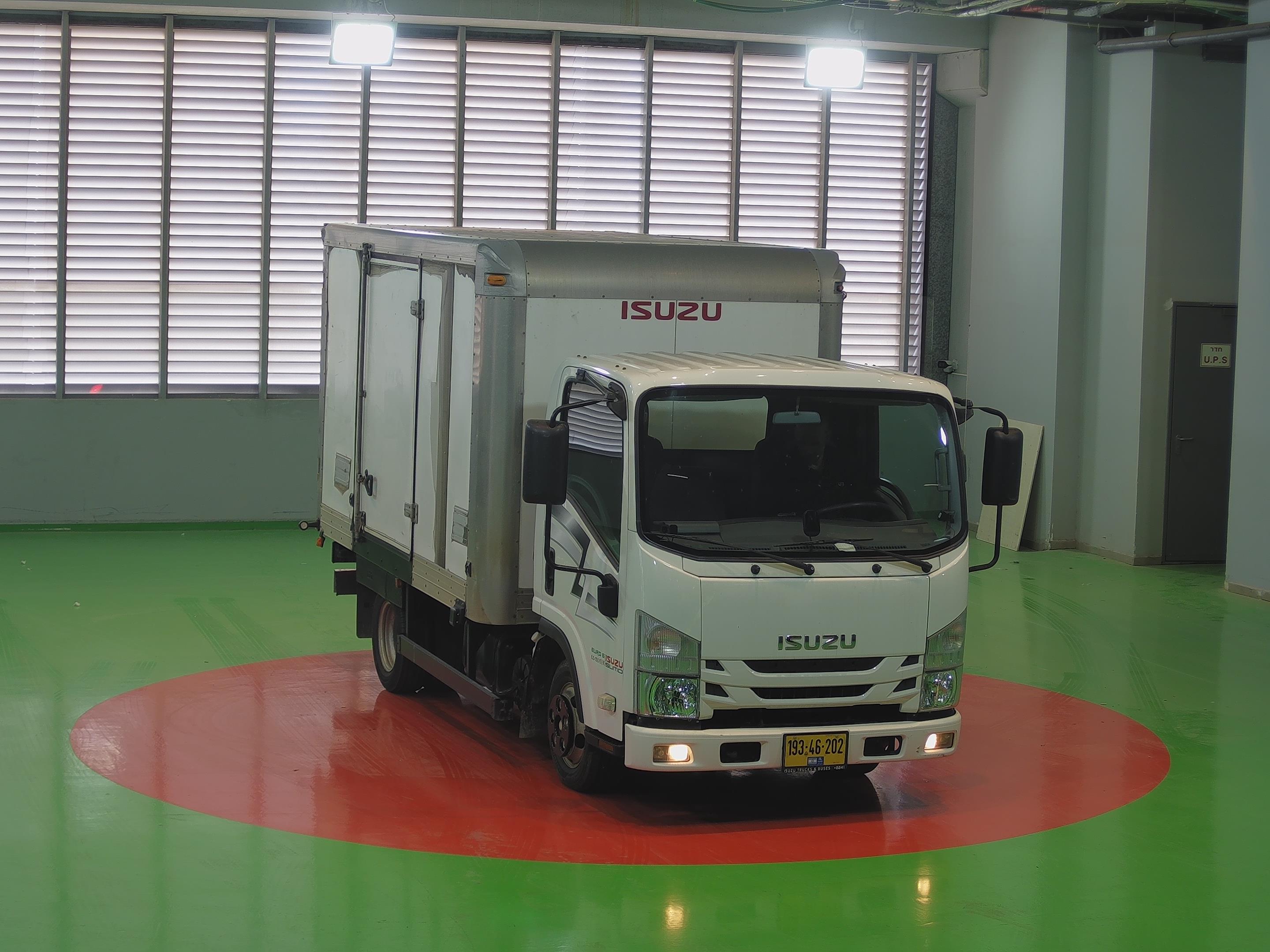 טון 3.5 קרור על מנוע| איסוזו אתר מכירות משאיות יד שניה