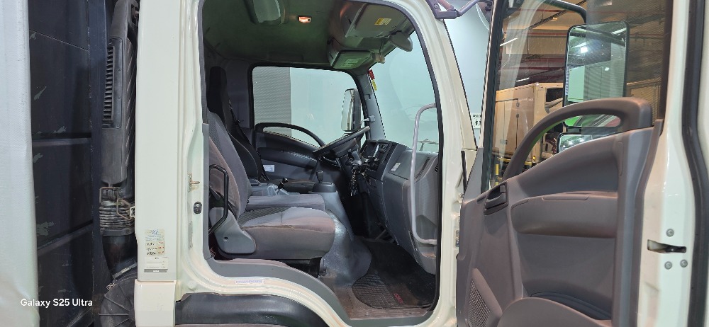 טון 10 ארגז וילונות| איסוזו אתר מכירות משאיות יד שניה