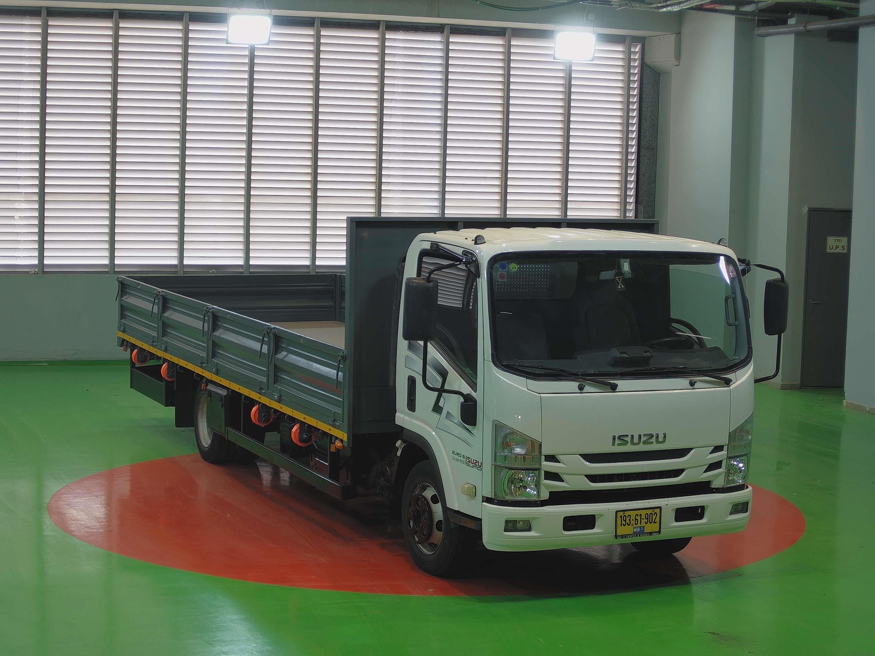 טון 7.5 ארגז פתוח| איסוזו אתר מכירות משאיות יד שניה