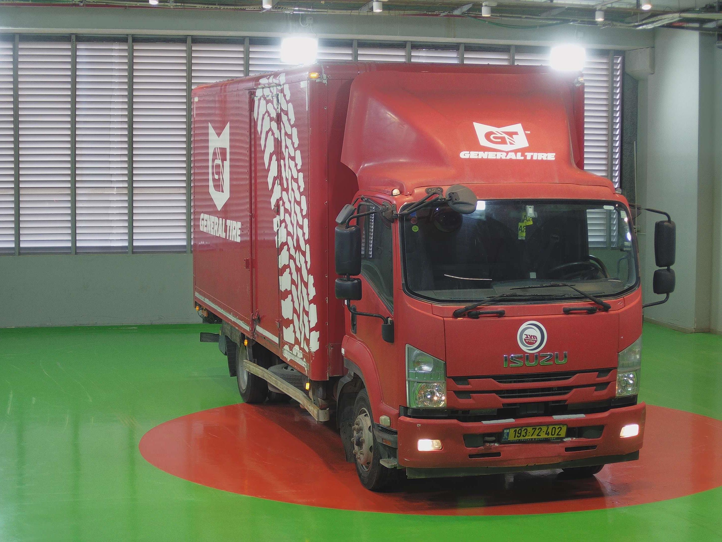 טון 12 ארגז סגור| איסוזו אתר מכירות משאיות יד שניה