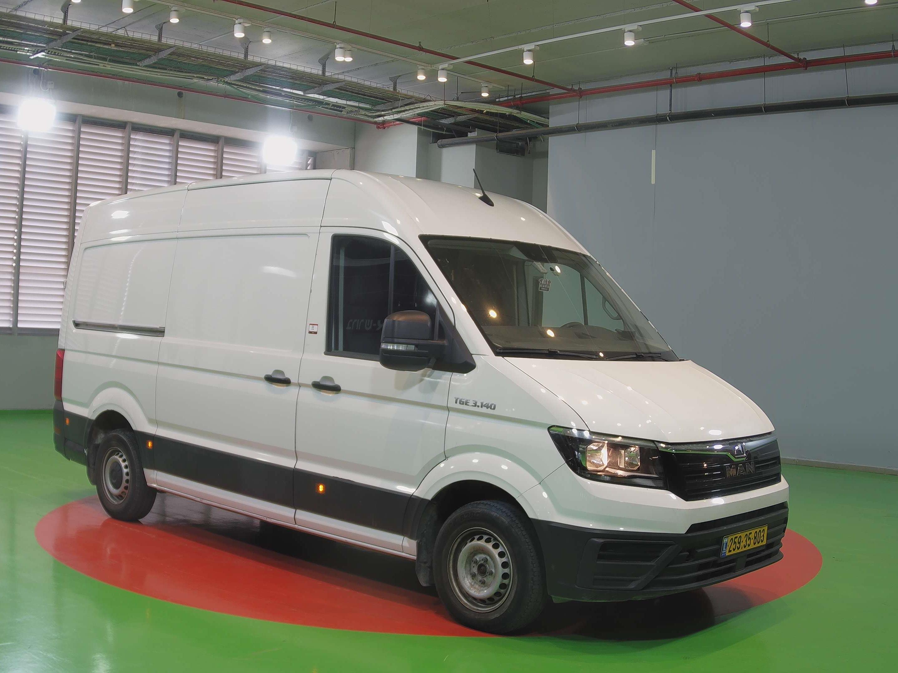 טון 3.5 ארגז סגור| איסוזו אתר מכירות משאיות יד שניה