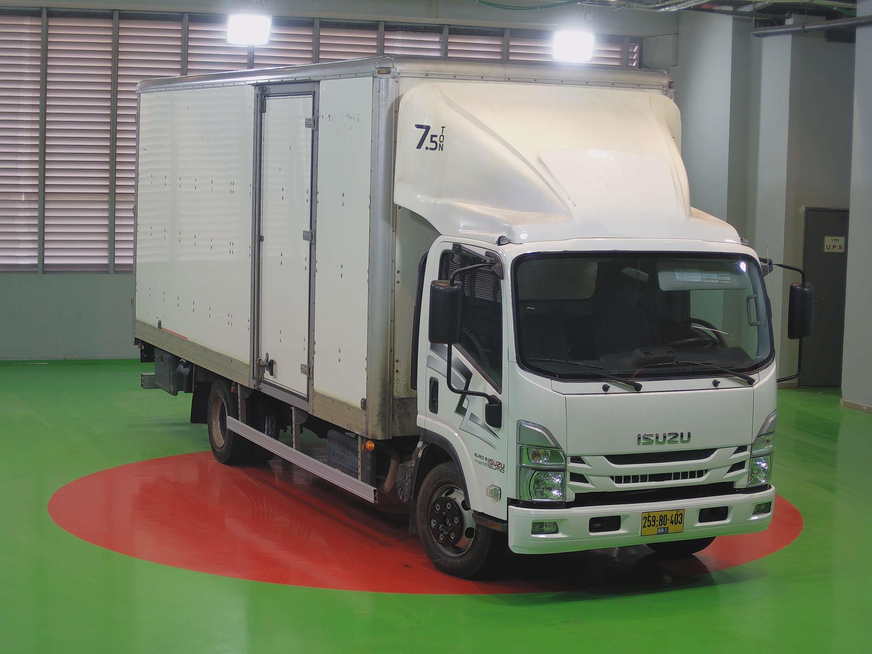 טון 7.5 ארגז סגור| איסוזו אתר מכירות משאיות יד שניה