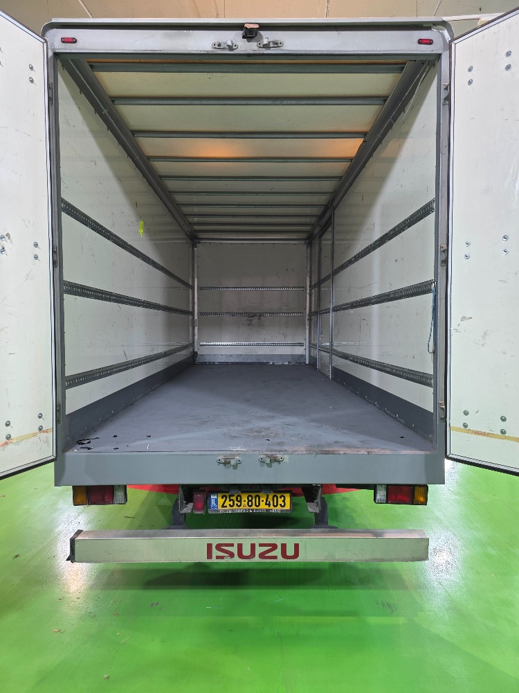 טון 7.5 ארגז סגור| איסוזו אתר מכירות משאיות יד שניה