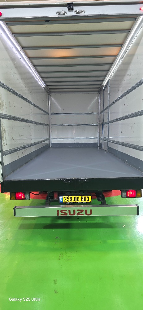 טון 7.5 ארגז סגור| איסוזו אתר מכירות משאיות יד שניה