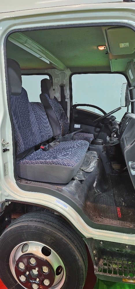 טון 7.5 ארגז פתוח| איסוזו אתר מכירות משאיות יד שניה