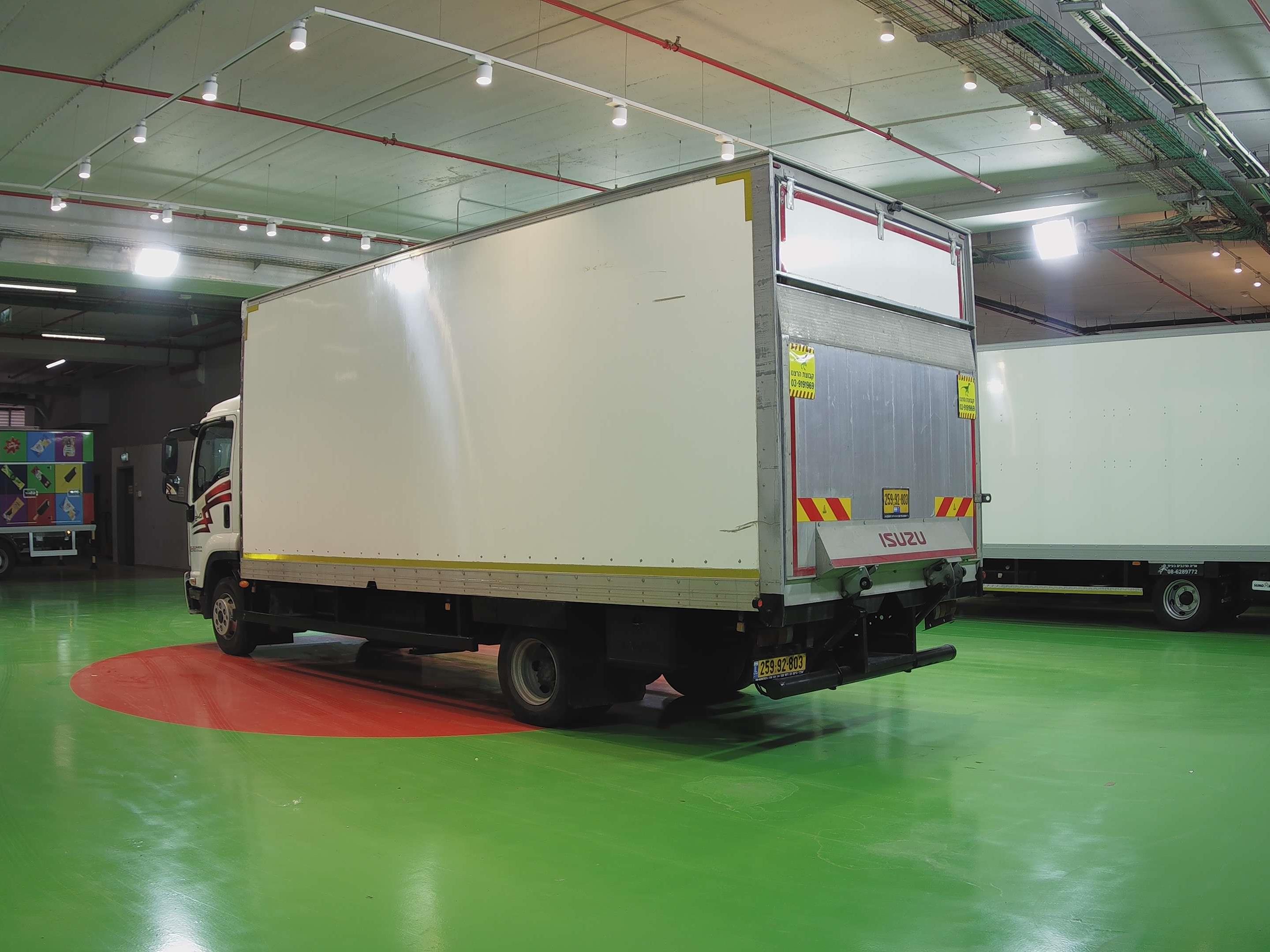 טון 10 ארגז סגור| איסוזו אתר מכירות משאיות יד שניה