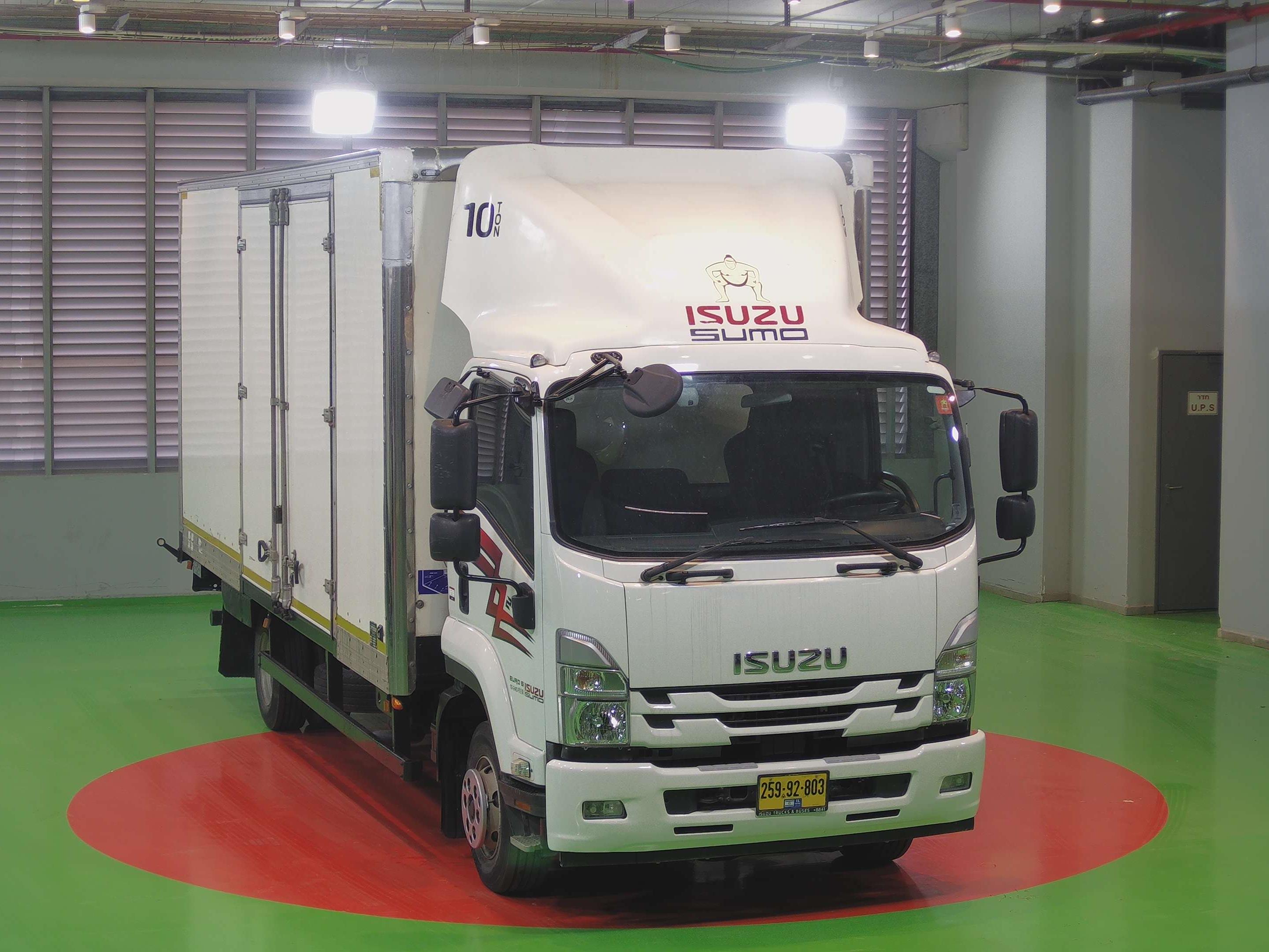 טון 10 ארגז סגור| איסוזו אתר מכירות משאיות יד שניה