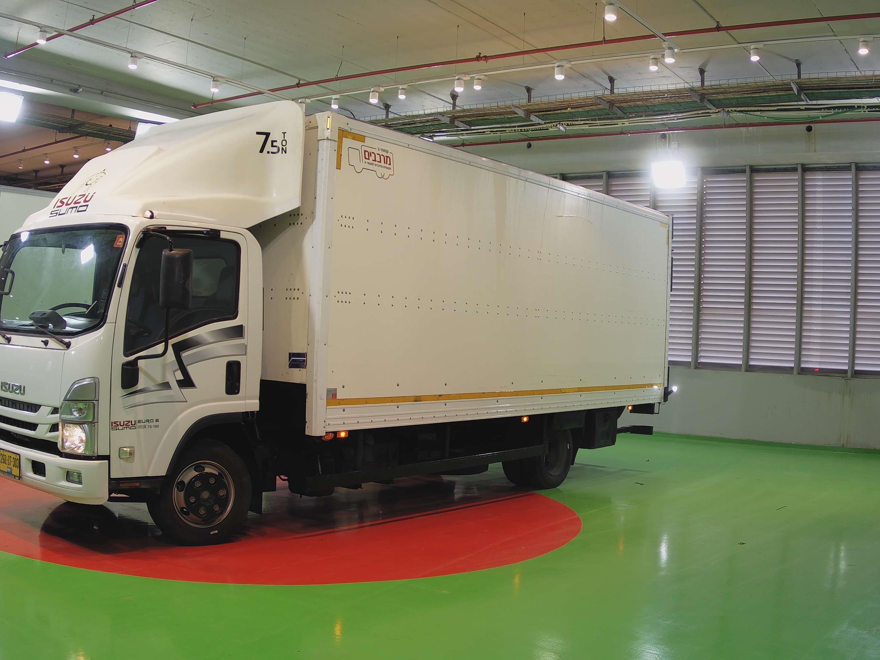 טון 7.5 ארגז סגור| איסוזו אתר מכירות משאיות יד שניה