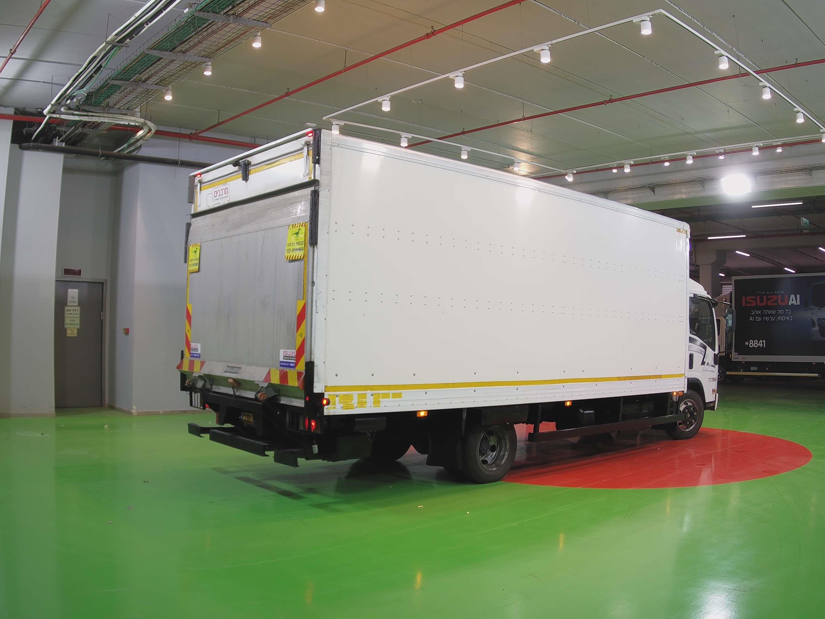 טון 7.5 ארגז סגור| איסוזו אתר מכירות משאיות יד שניה