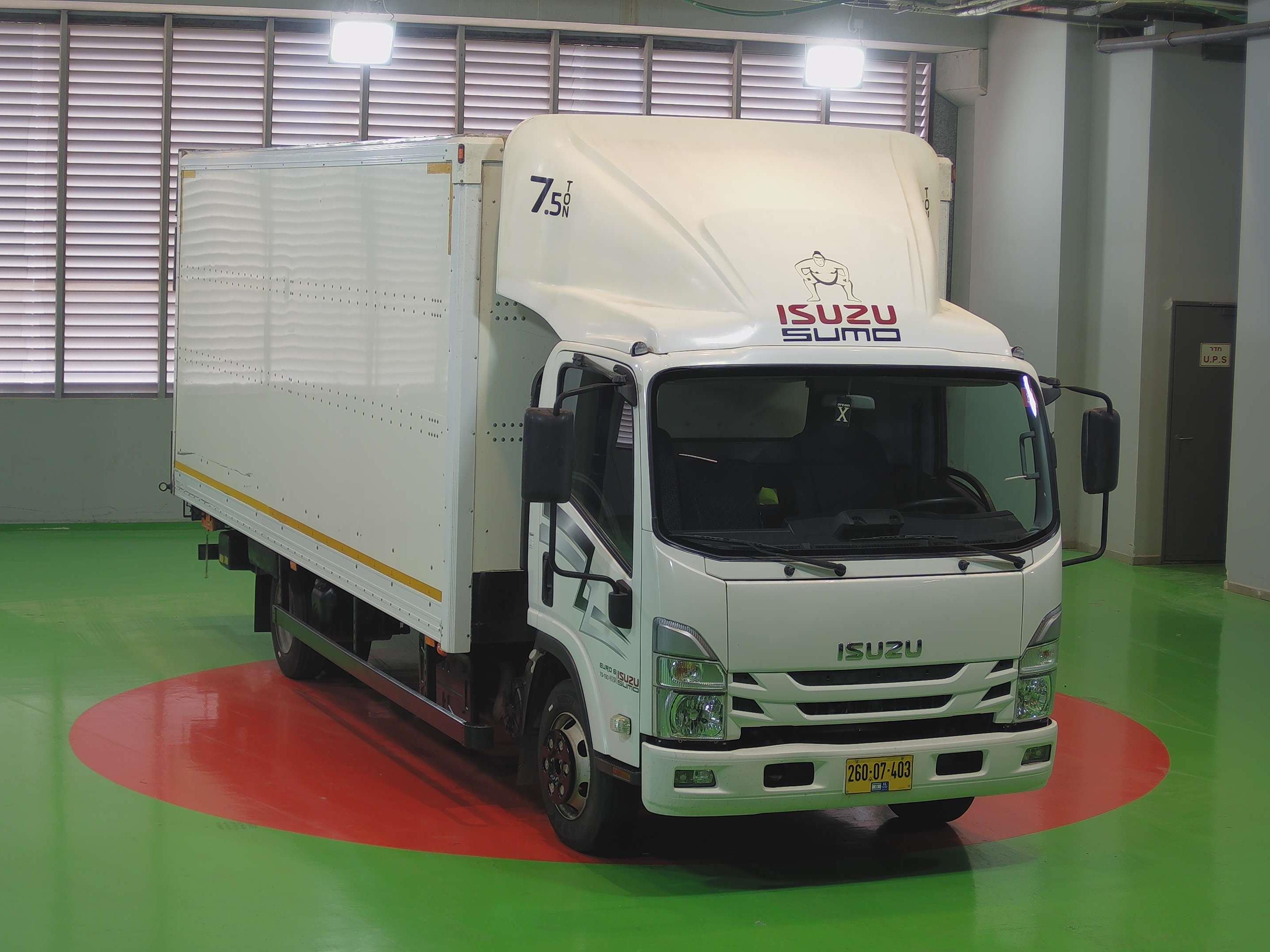 טון 7.5 ארגז סגור| איסוזו אתר מכירות משאיות יד שניה