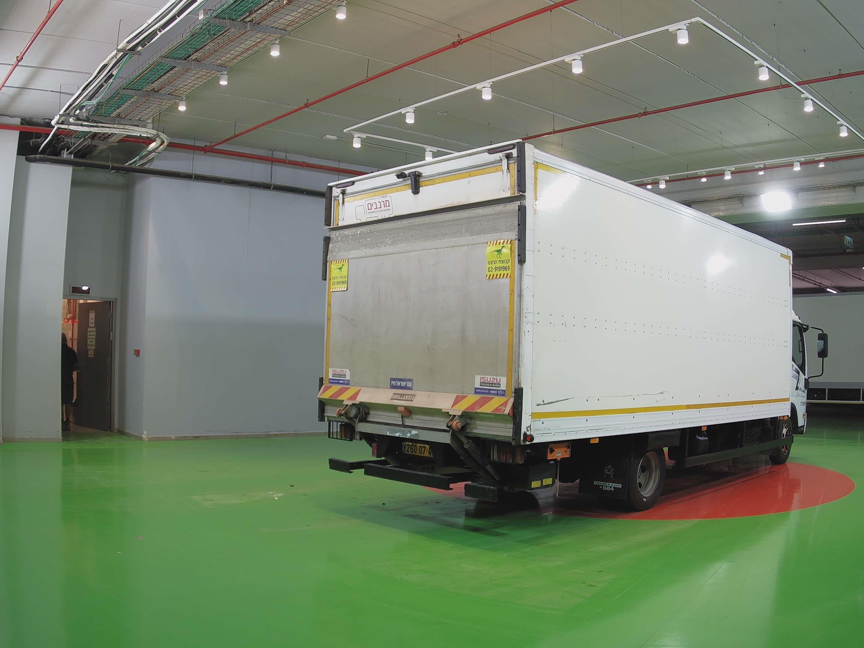 טון 7.5 ארגז סגור| איסוזו אתר מכירות משאיות יד שניה