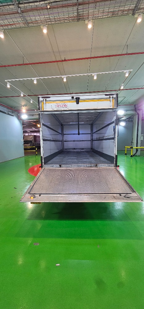 טון 7.5 ארגז סגור| איסוזו אתר מכירות משאיות יד שניה