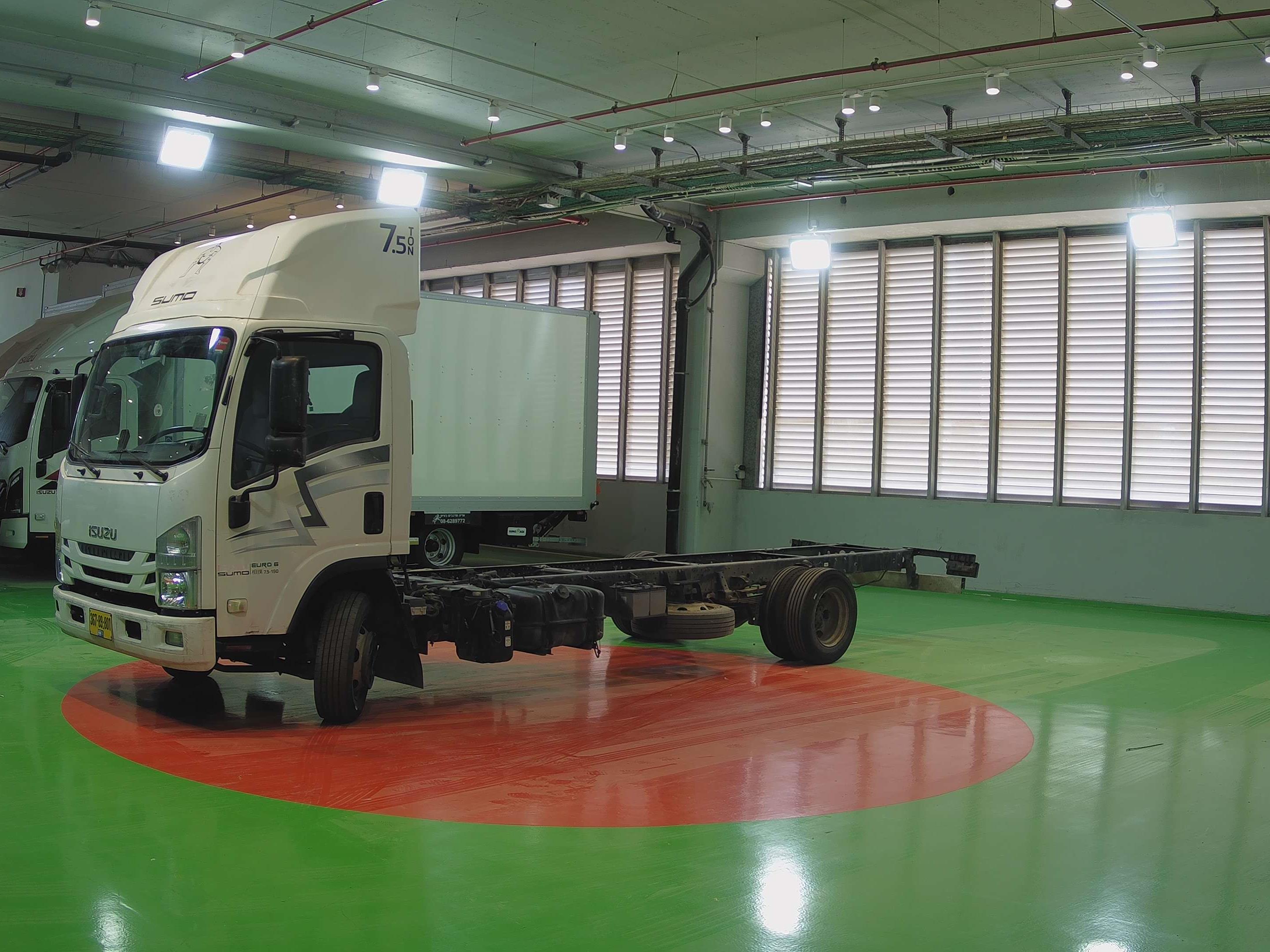 טון 7.5 שלדה| איסוזו אתר מכירות משאיות יד שניה