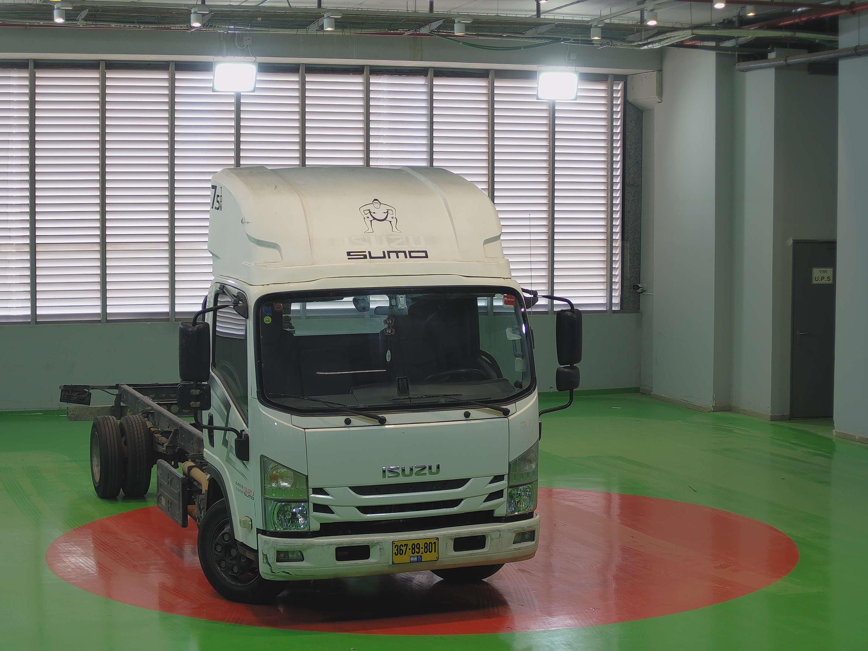 טון 7.5 שלדה| איסוזו אתר מכירות משאיות יד שניה