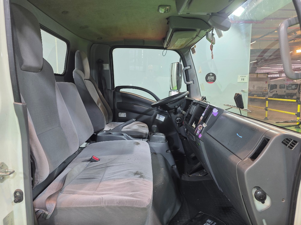 טון 7.5 שלדה| איסוזו אתר מכירות משאיות יד שניה