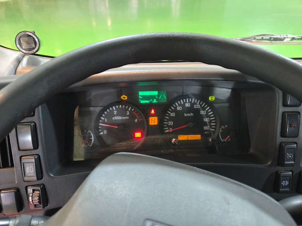 טון 7.5 שלדה| איסוזו אתר מכירות משאיות יד שניה