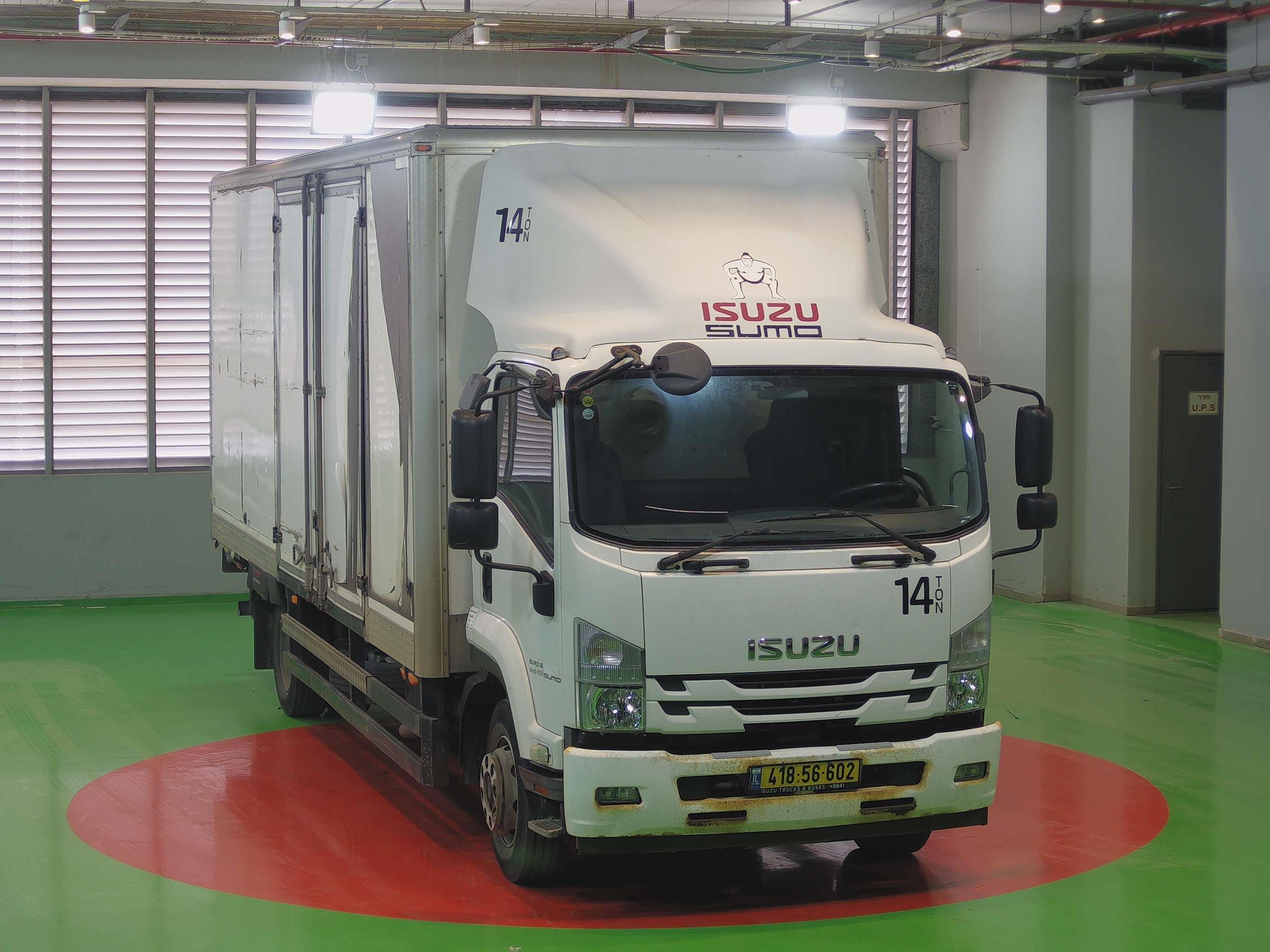 טון 13.5 ארגז סגור| איסוזו אתר מכירות משאיות יד שניה