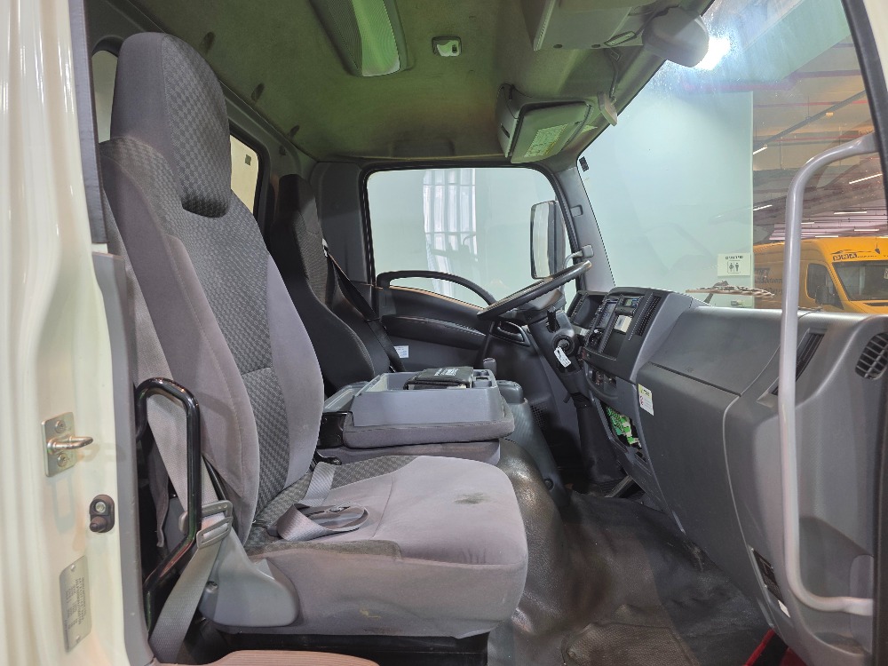 טון 13.5 ארגז סגור| איסוזו אתר מכירות משאיות יד שניה