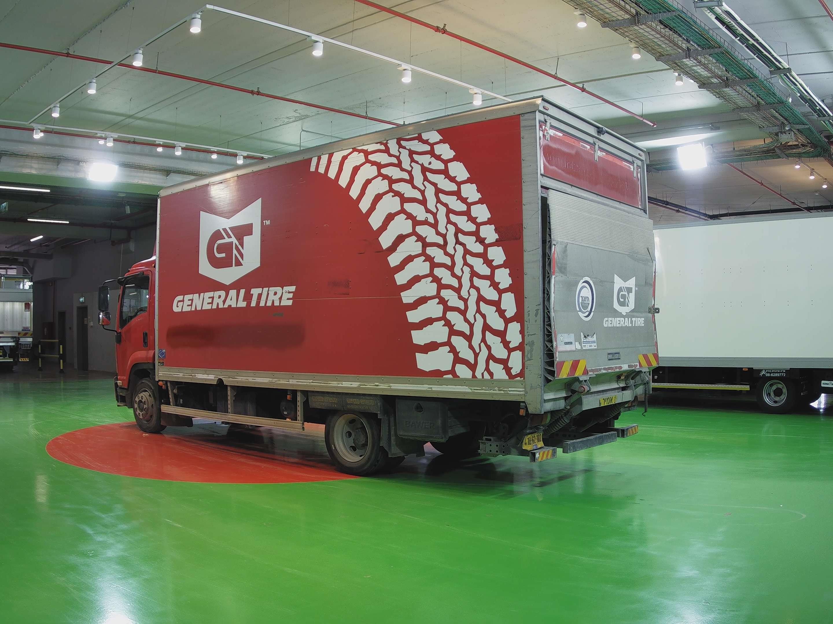 טון 12 ארגז סגור| איסוזו אתר מכירות משאיות יד שניה