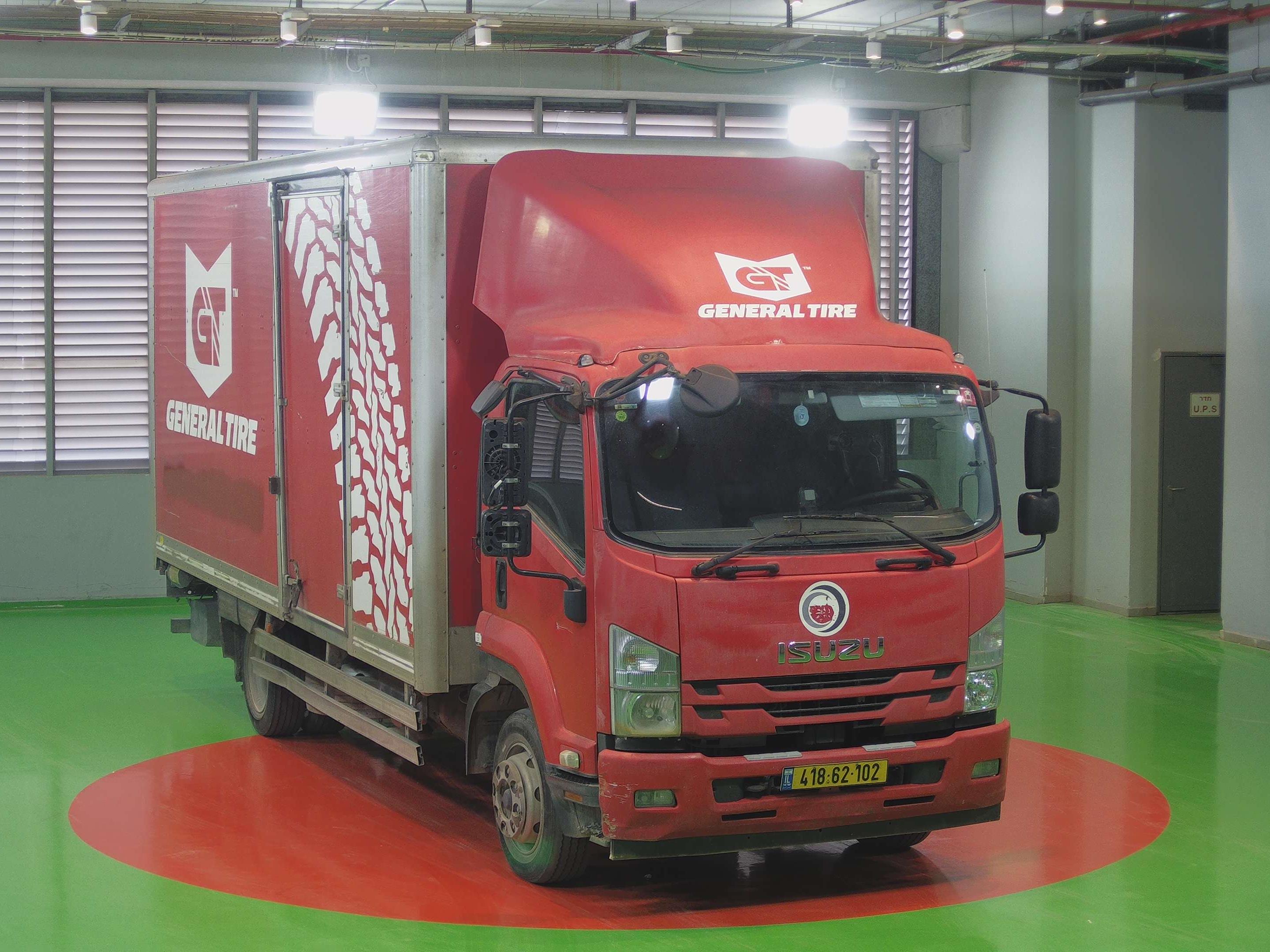 טון 12 ארגז סגור| איסוזו אתר מכירות משאיות יד שניה