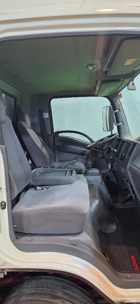 טון 7.5 ארגז פתוח| איסוזו אתר מכירות משאיות יד שניה