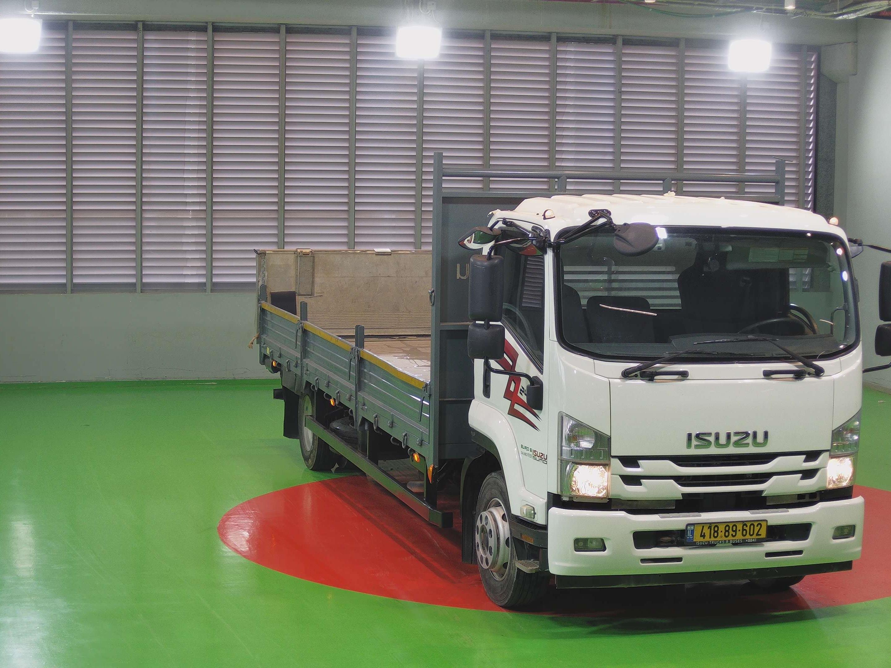 טון 13.5 ארגז פתוח| איסוזו אתר מכירות משאיות יד שניה