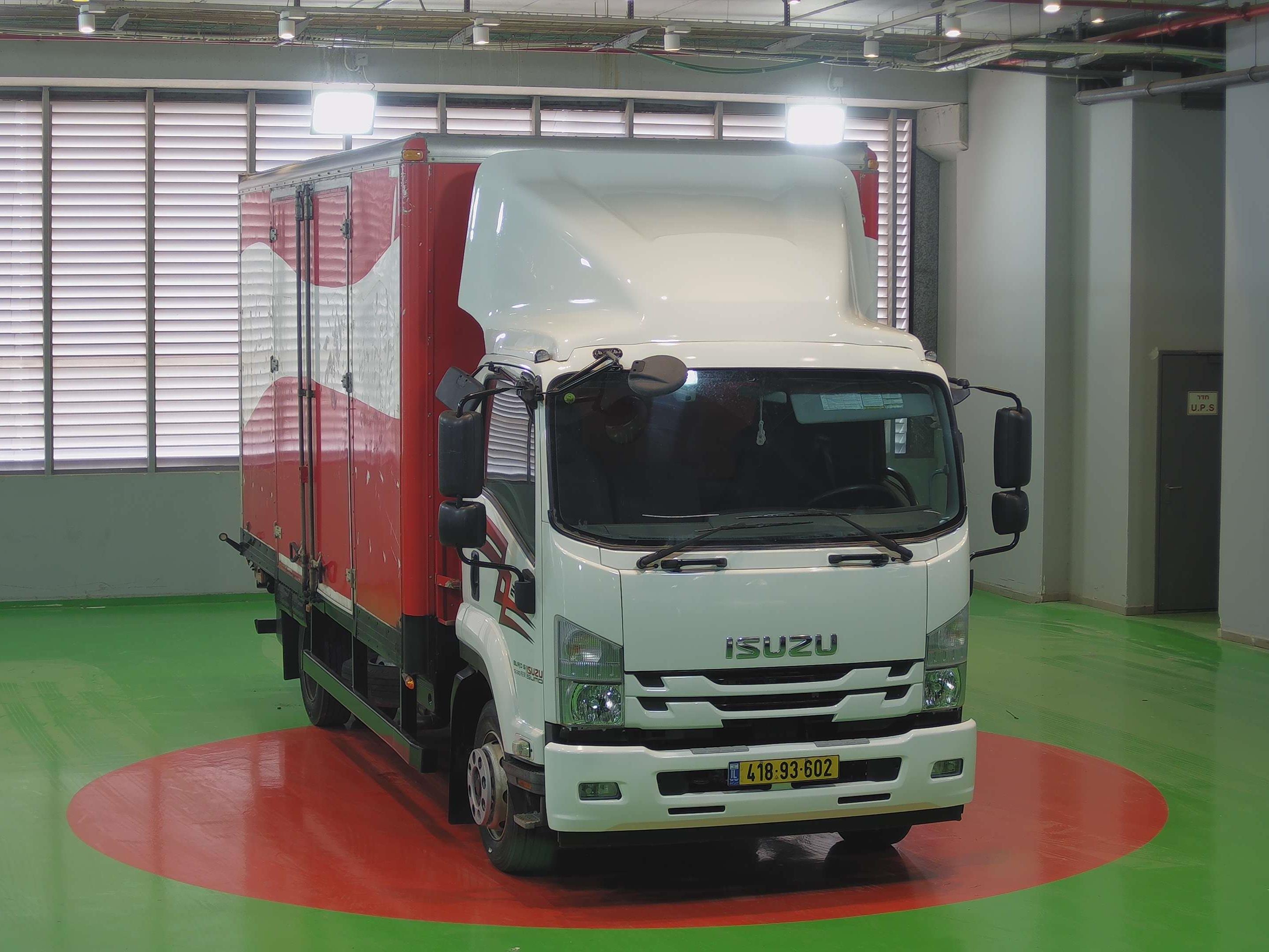 טון 12 ארגז סגור| איסוזו אתר מכירות משאיות יד שניה