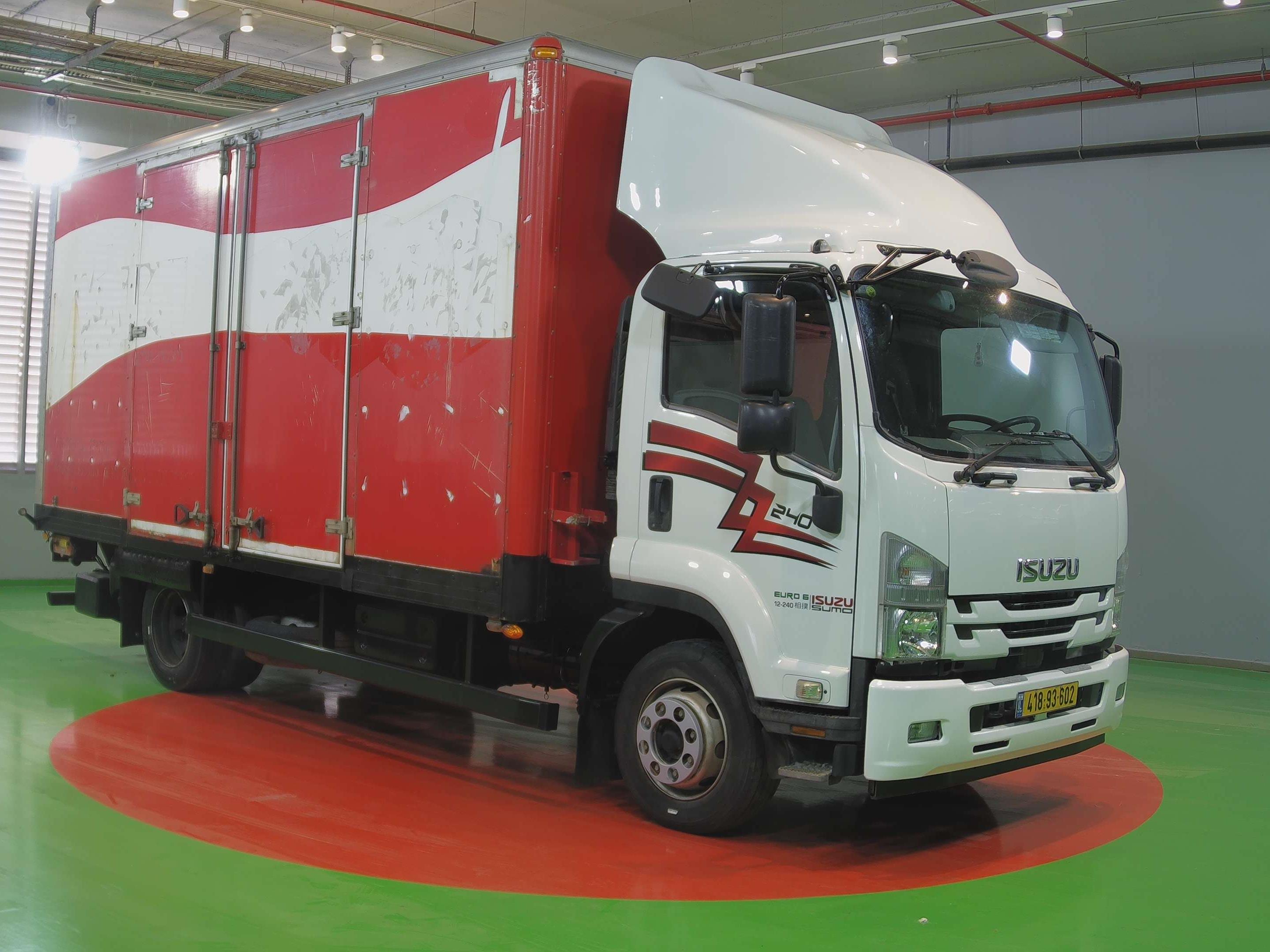 טון 12 ארגז סגור| איסוזו אתר מכירות משאיות יד שניה