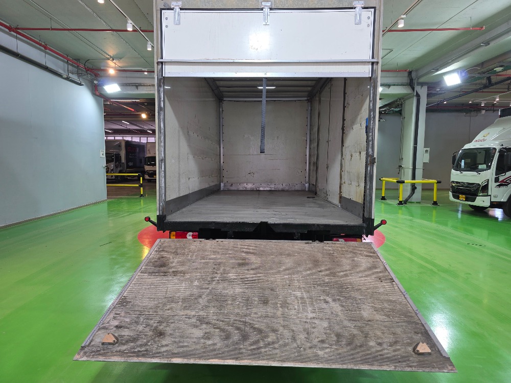 טון 12 ארגז סגור| איסוזו אתר מכירות משאיות יד שניה