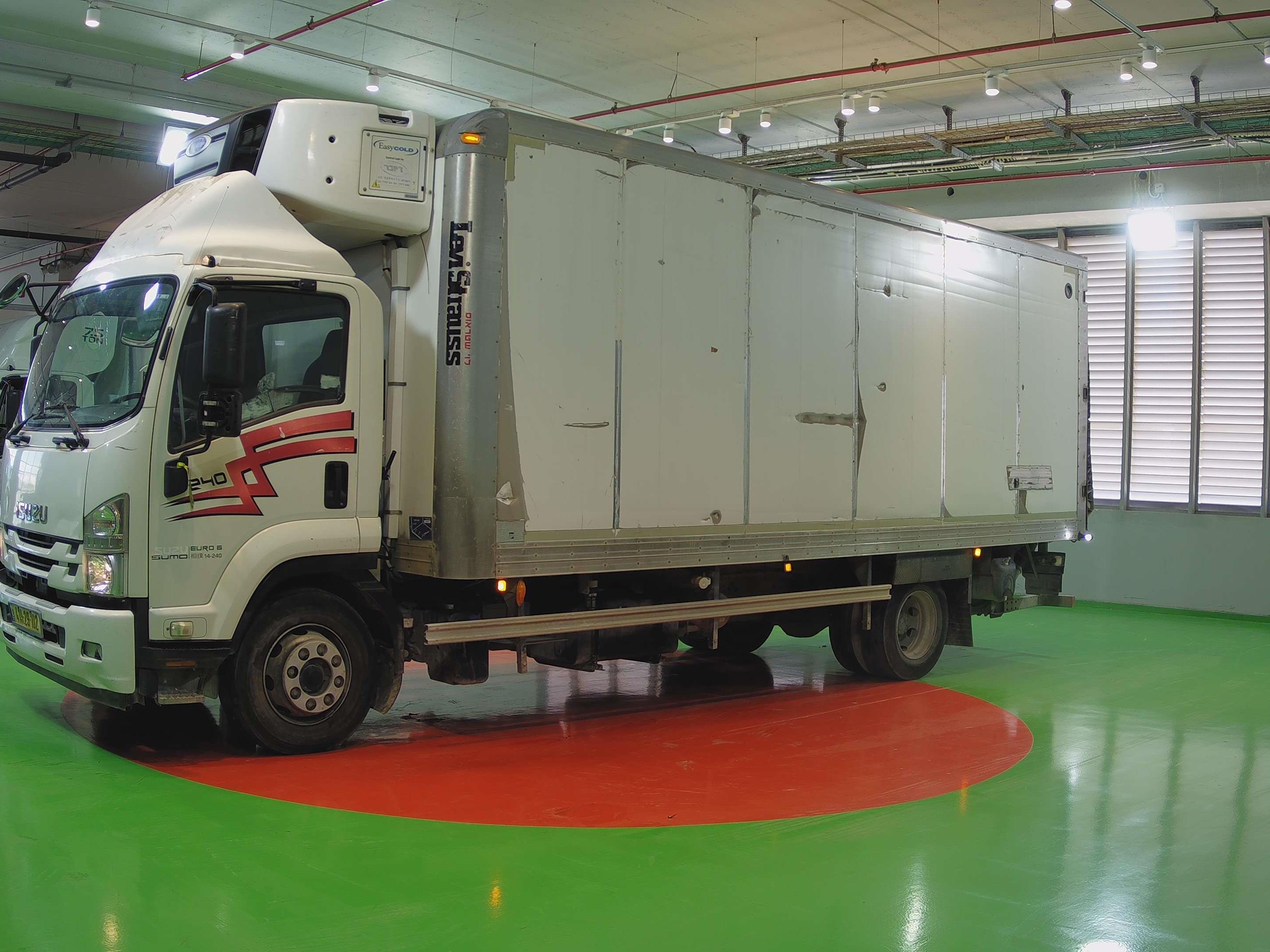 טון 14 קרור עצמאית| איסוזו אתר מכירות משאיות יד שניה