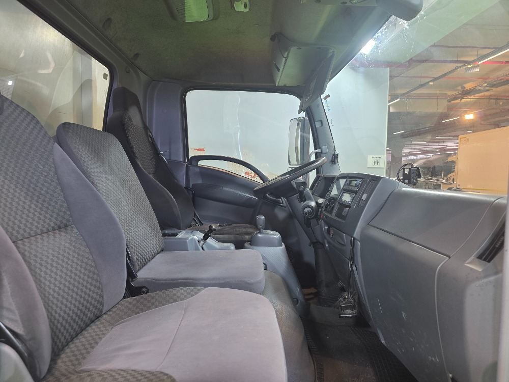 טון 14 קרור עצמאית| איסוזו אתר מכירות משאיות יד שניה