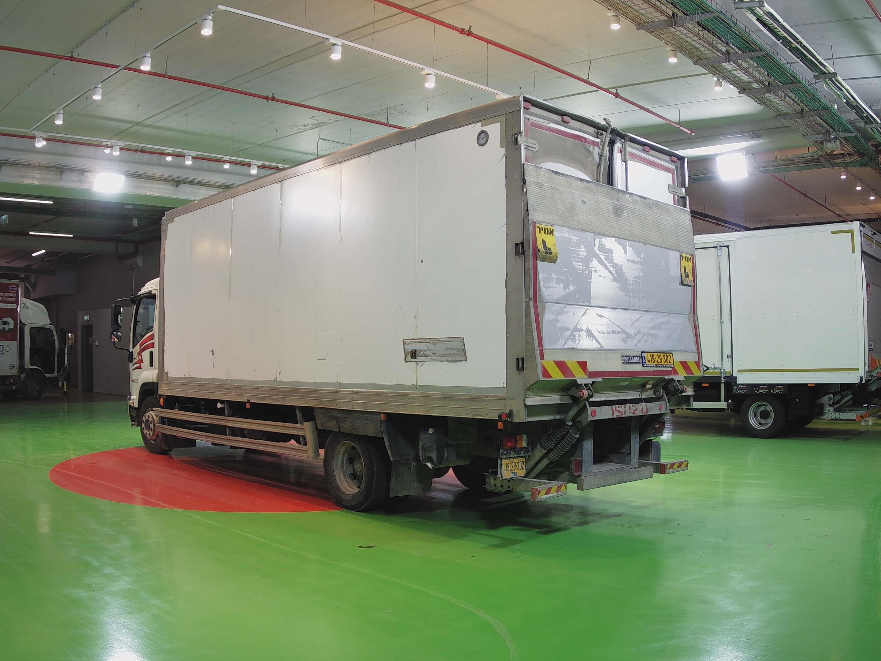 טון 14 קרור עצמאית| איסוזו אתר מכירות משאיות יד שניה