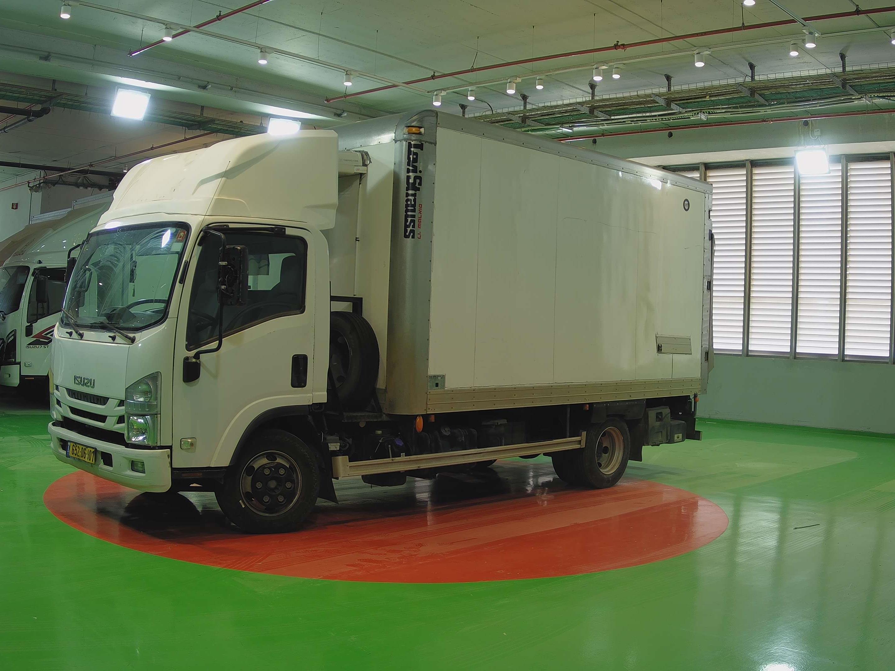 טון 7.5 קרור על מנוע| איסוזו אתר מכירות משאיות יד שניה