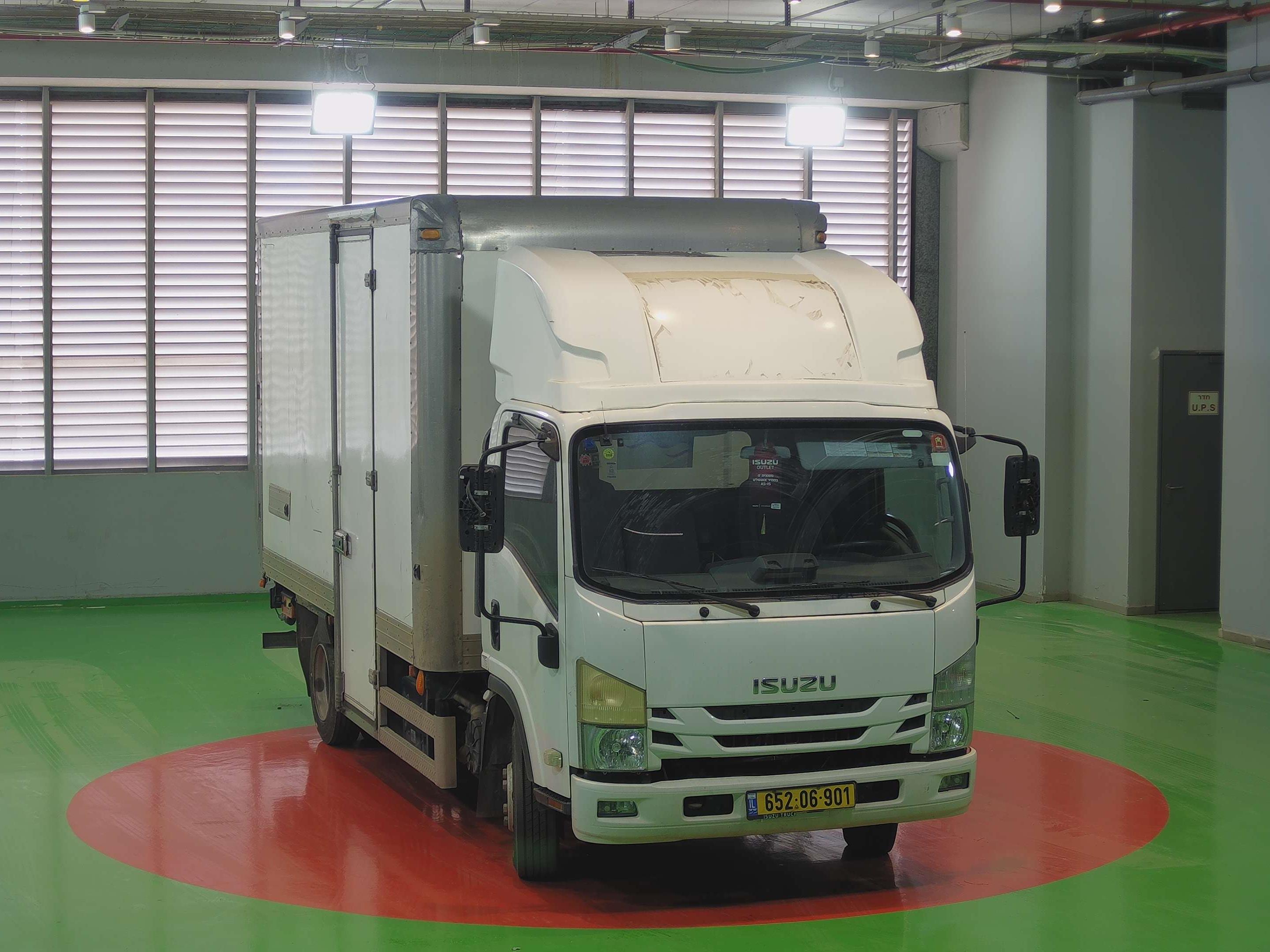 טון 7.5 קרור על מנוע| איסוזו אתר מכירות משאיות יד שניה