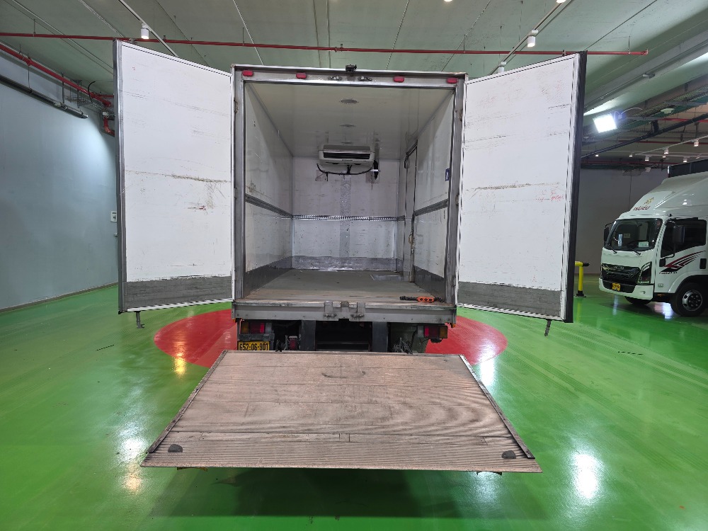 טון 7.5 קרור על מנוע| איסוזו אתר מכירות משאיות יד שניה