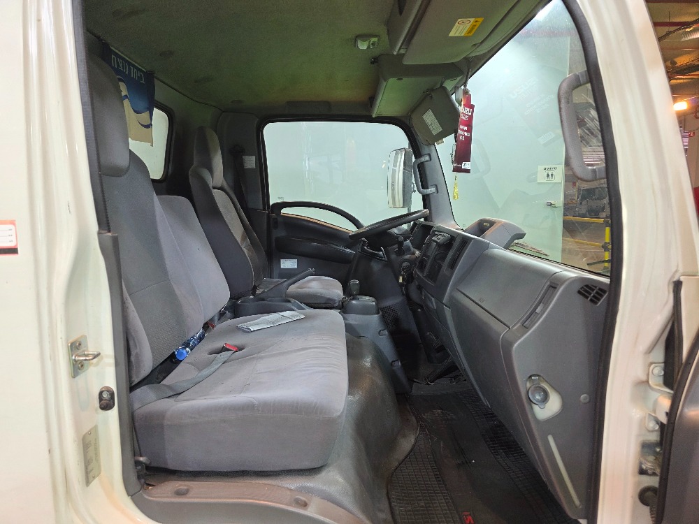 טון 7.5 קרור על מנוע| איסוזו אתר מכירות משאיות יד שניה