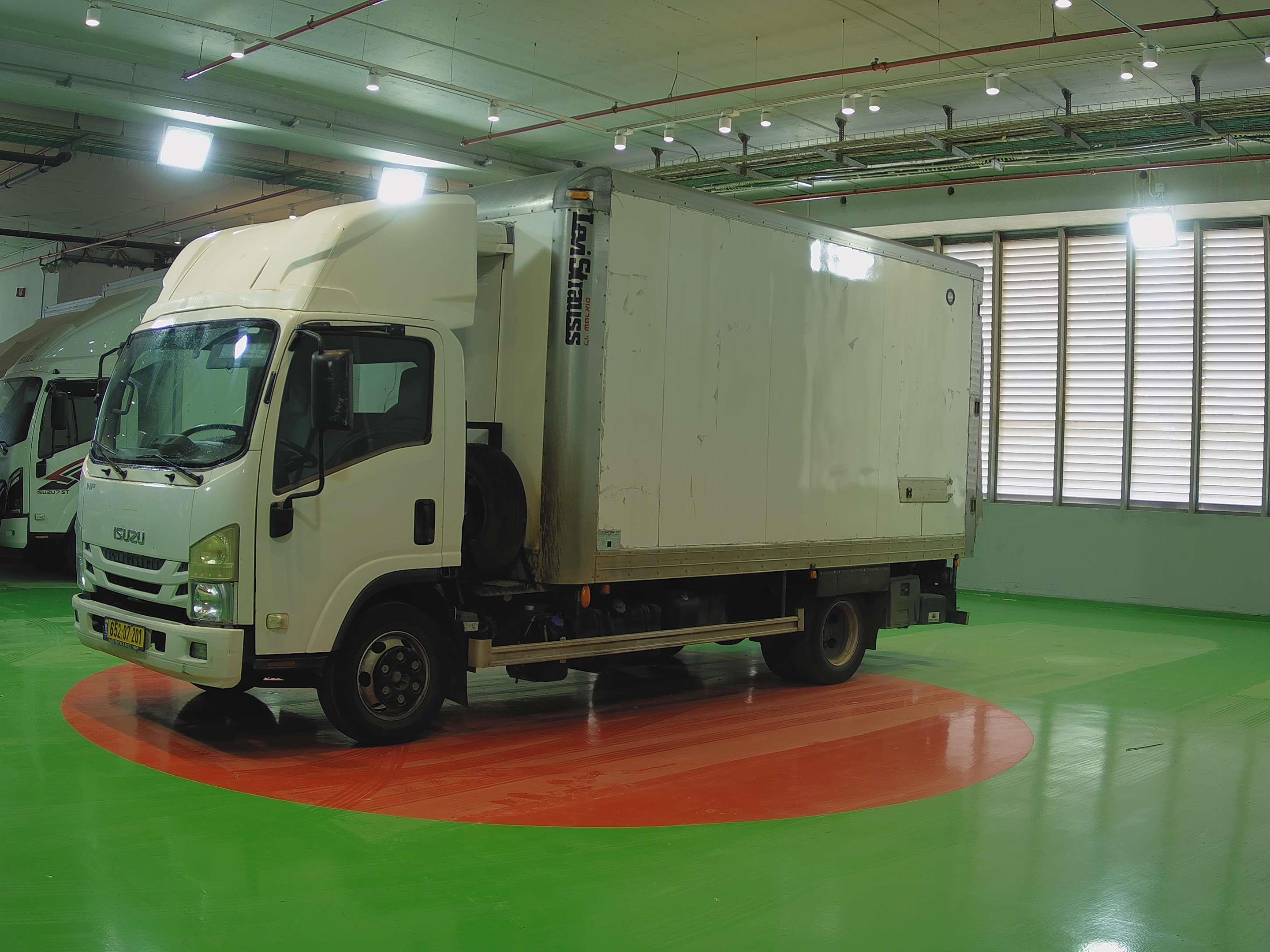 טון 7.5 קרור על מנוע| איסוזו אתר מכירות משאיות יד שניה