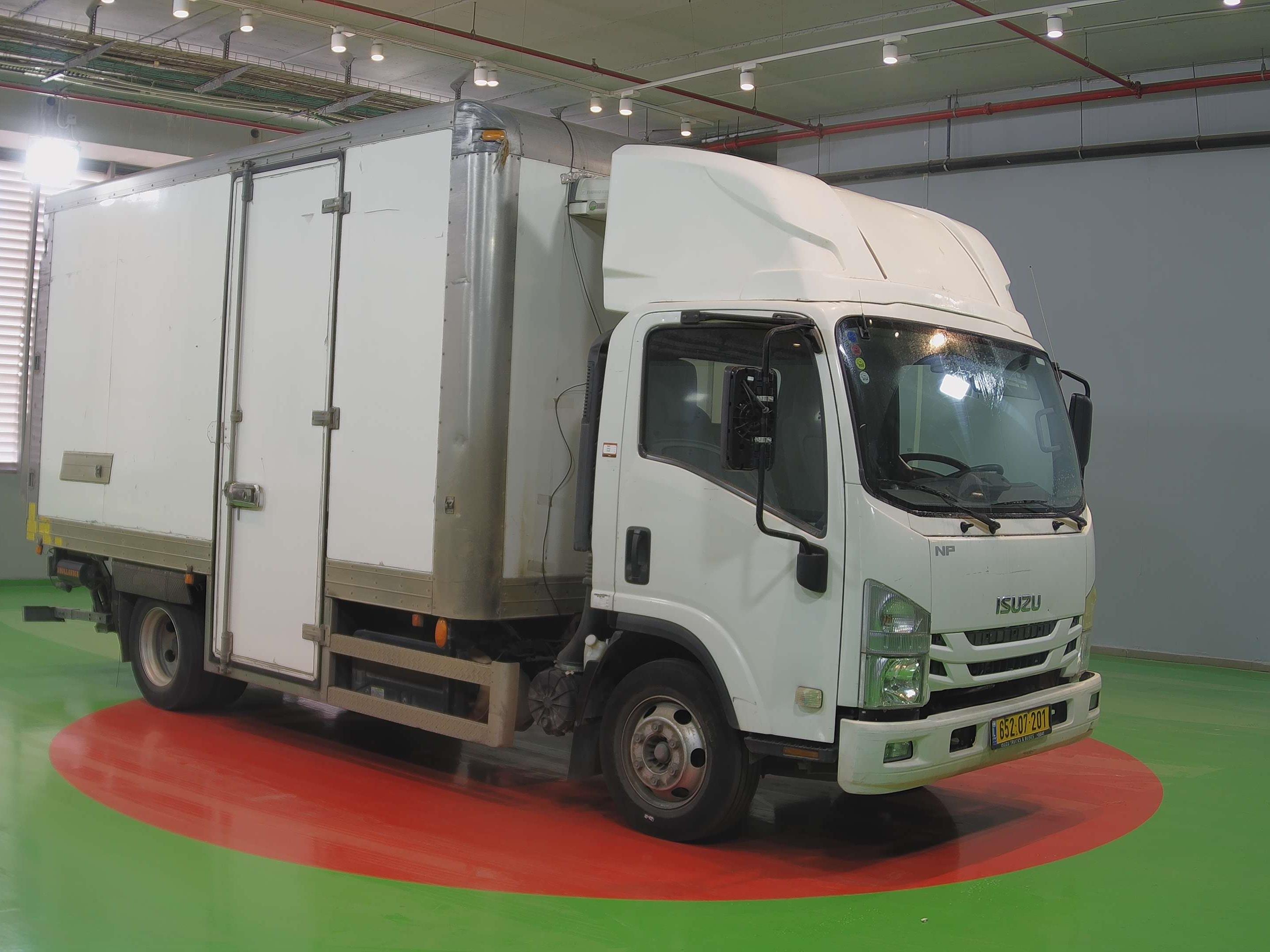 טון 7.5 קרור על מנוע| איסוזו אתר מכירות משאיות יד שניה