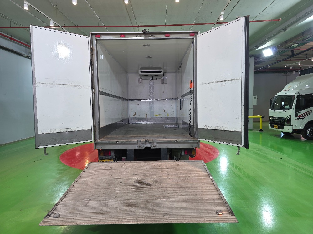 טון 7.5 קרור על מנוע| איסוזו אתר מכירות משאיות יד שניה