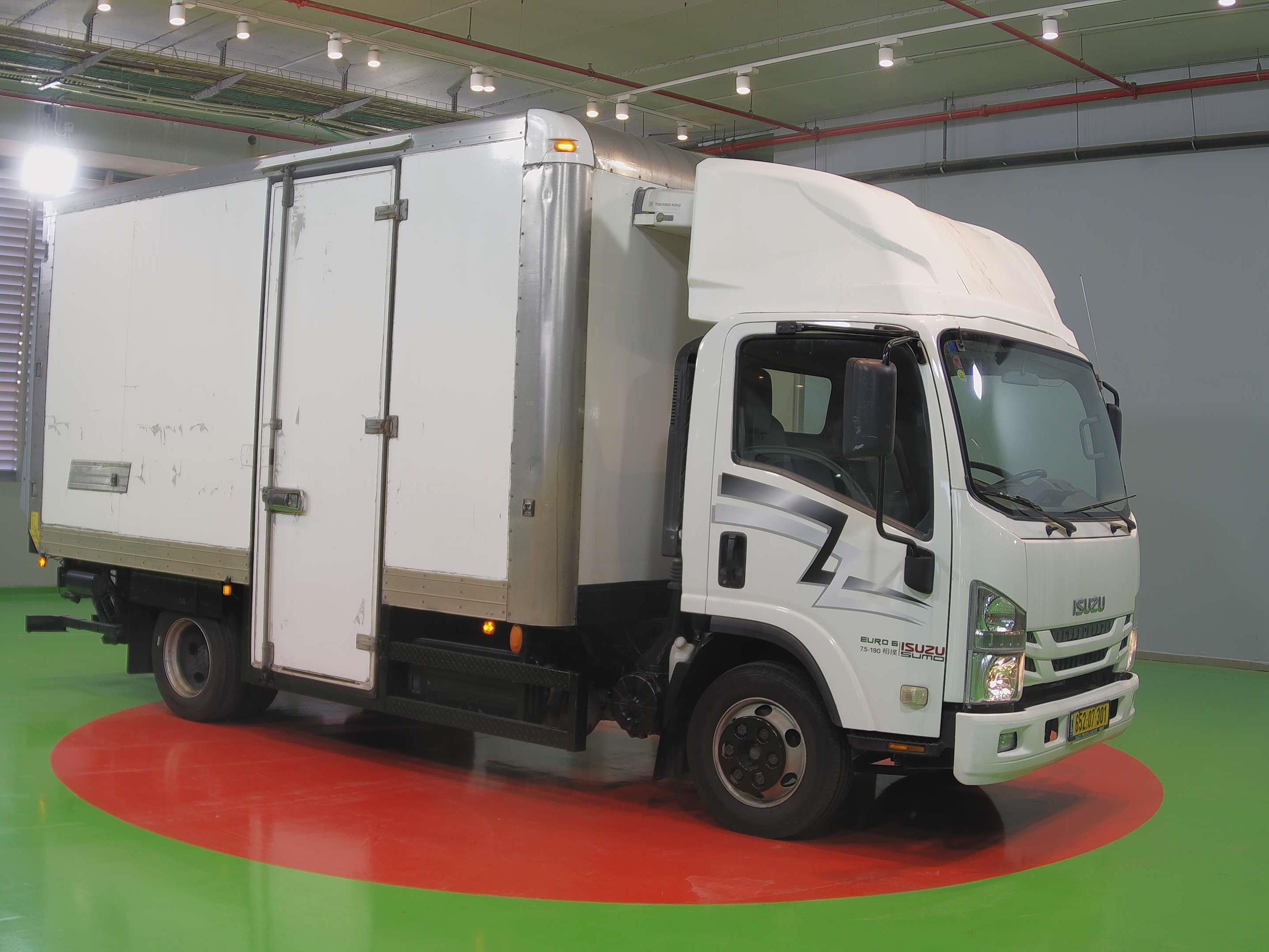 טון 7.5 קרור על מנוע| איסוזו אתר מכירות משאיות יד שניה