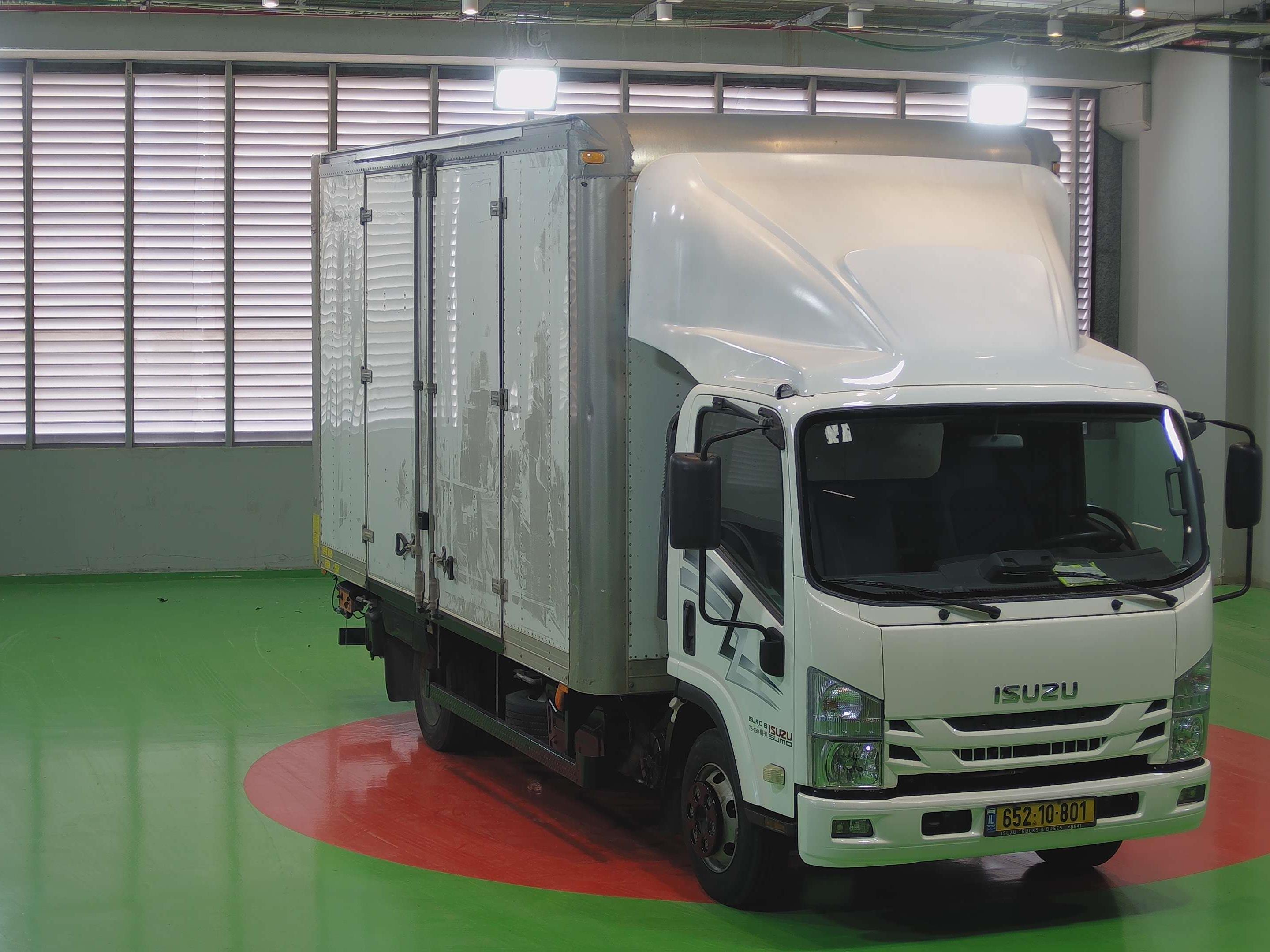 טון 7.5 ארגז סגור| איסוזו אתר מכירות משאיות יד שניה