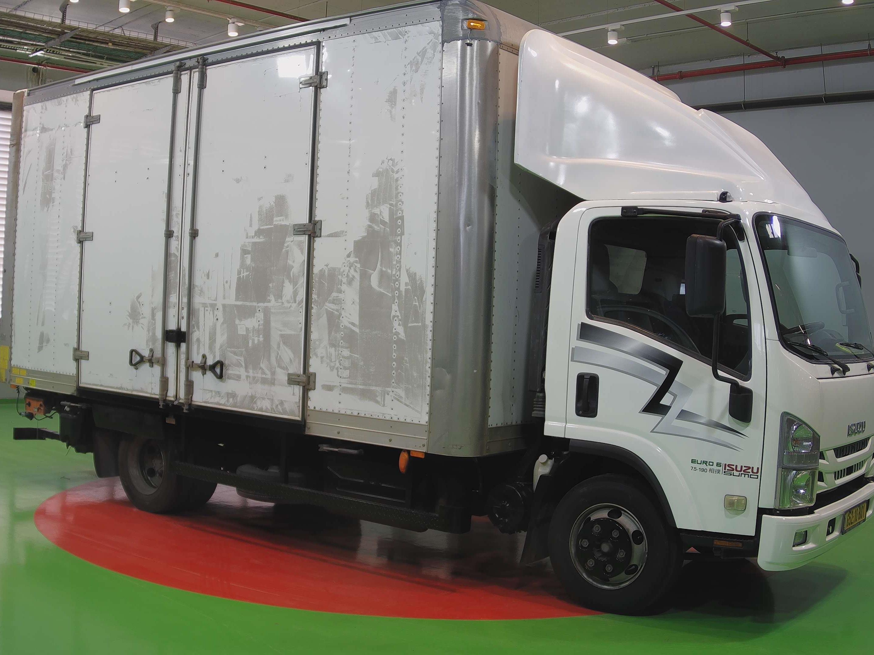 טון 7.5 ארגז סגור| איסוזו אתר מכירות משאיות יד שניה