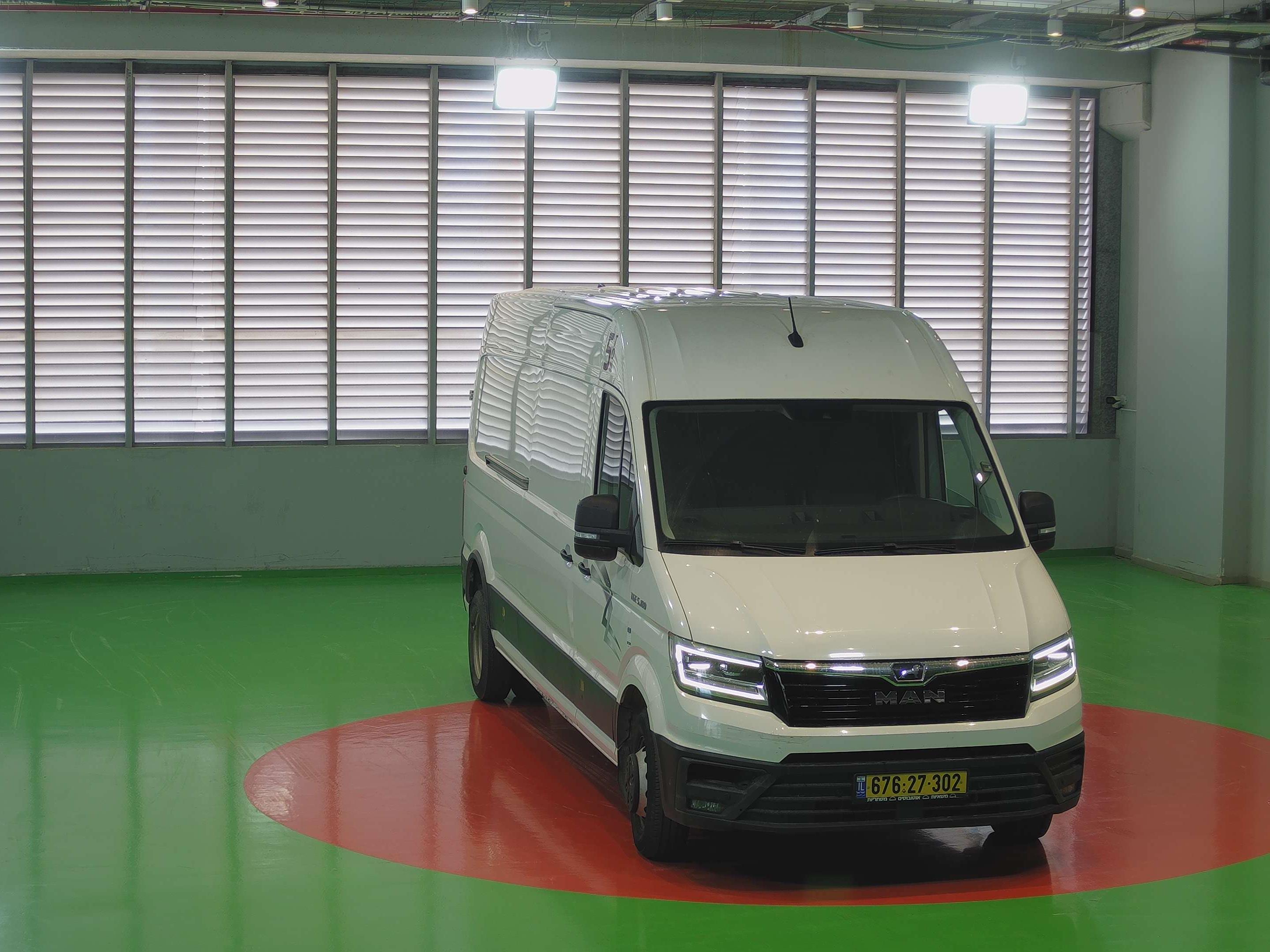 טון 5.5 ארגז סגור| איסוזו אתר מכירות משאיות יד שניה