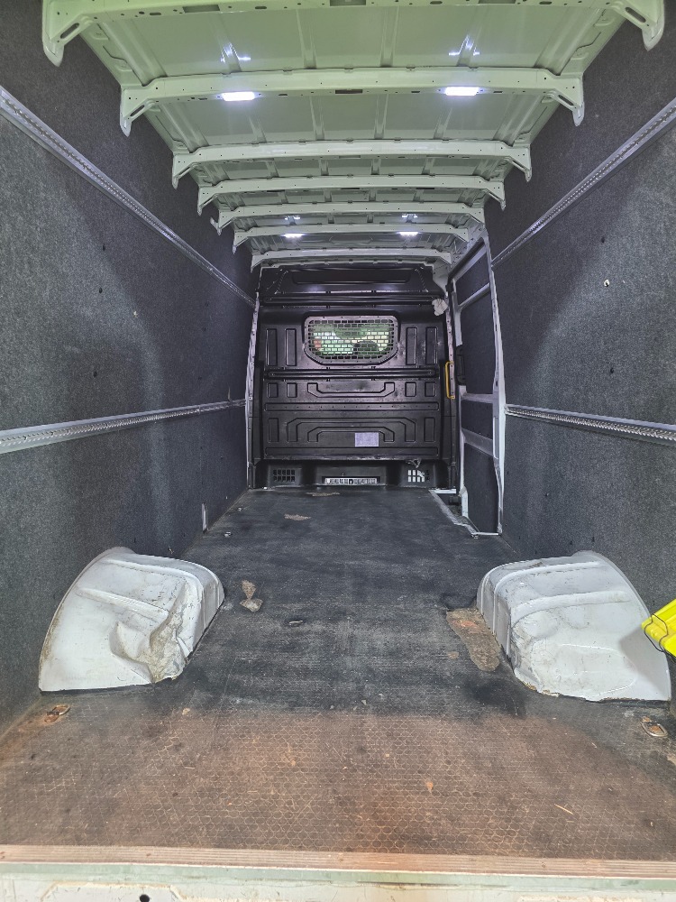 טון 5.5 ארגז סגור| איסוזו אתר מכירות משאיות יד שניה