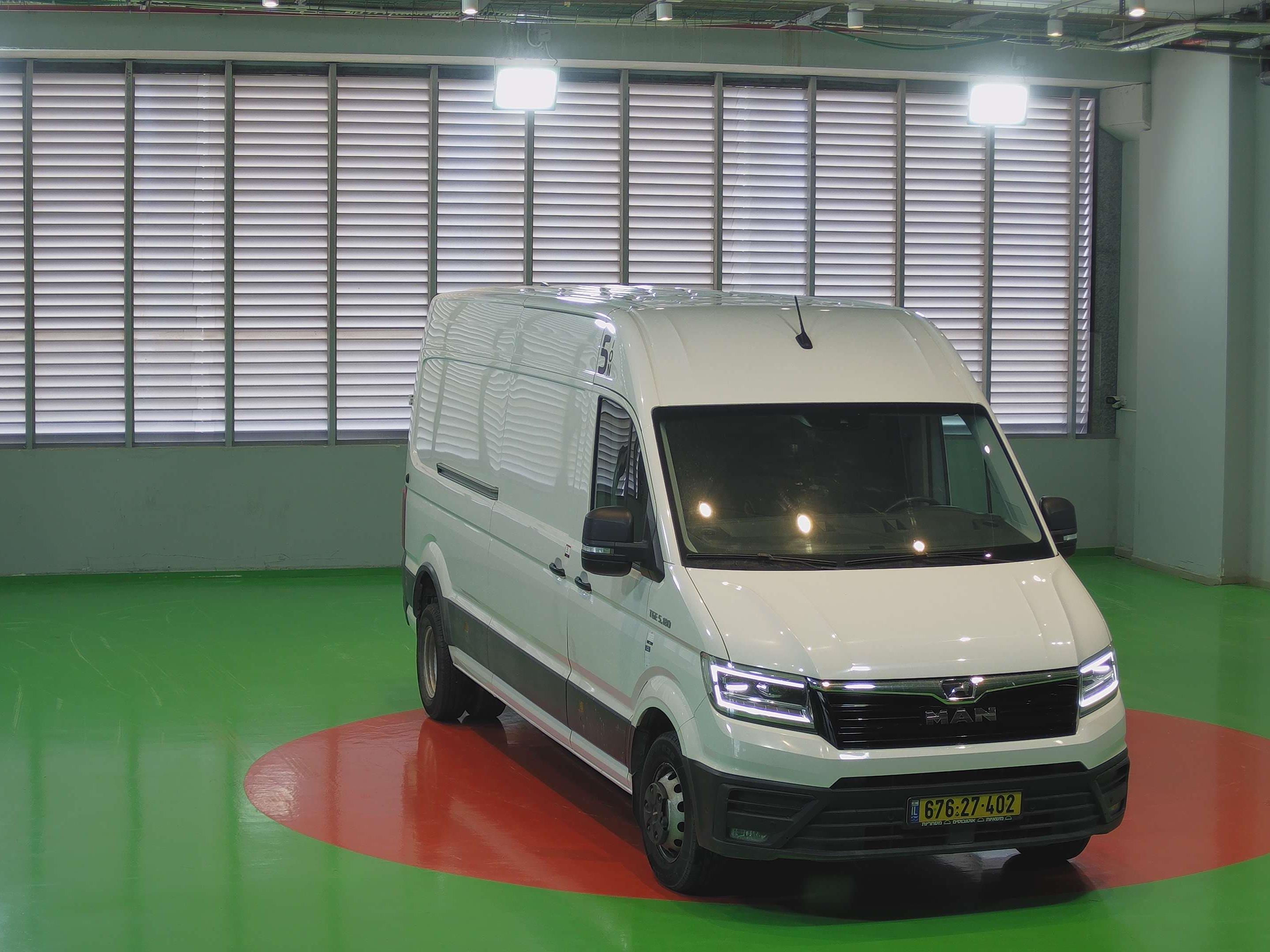 טון 5.5 ארגז סגור| איסוזו אתר מכירות משאיות יד שניה