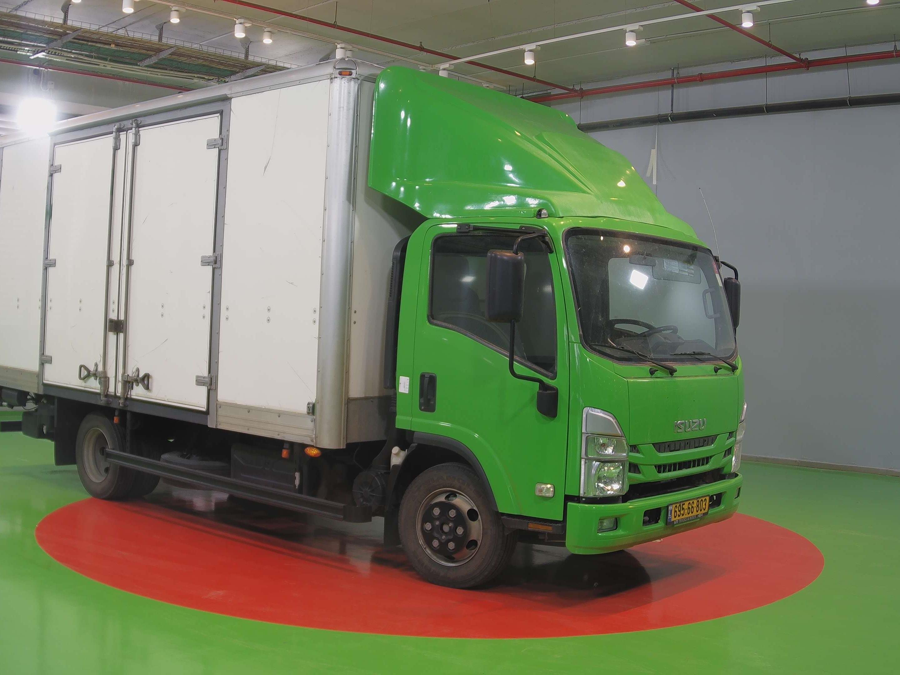 טון 7.5 ארגז סגור| איסוזו אתר מכירות משאיות יד שניה