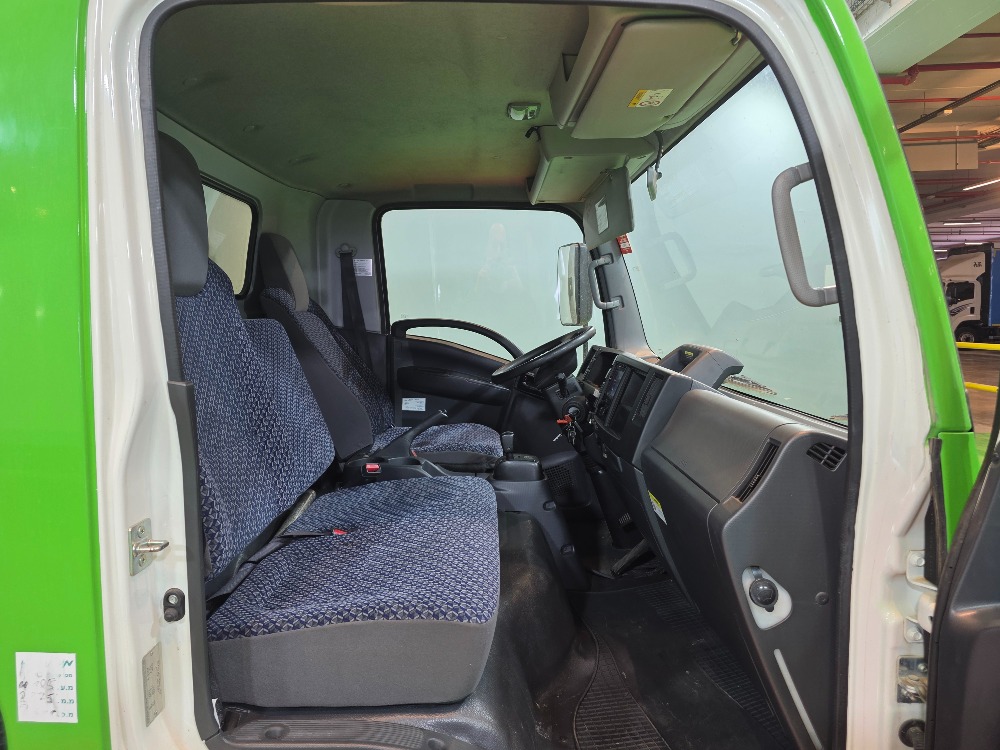 טון 7.5 ארגז סגור| איסוזו אתר מכירות משאיות יד שניה